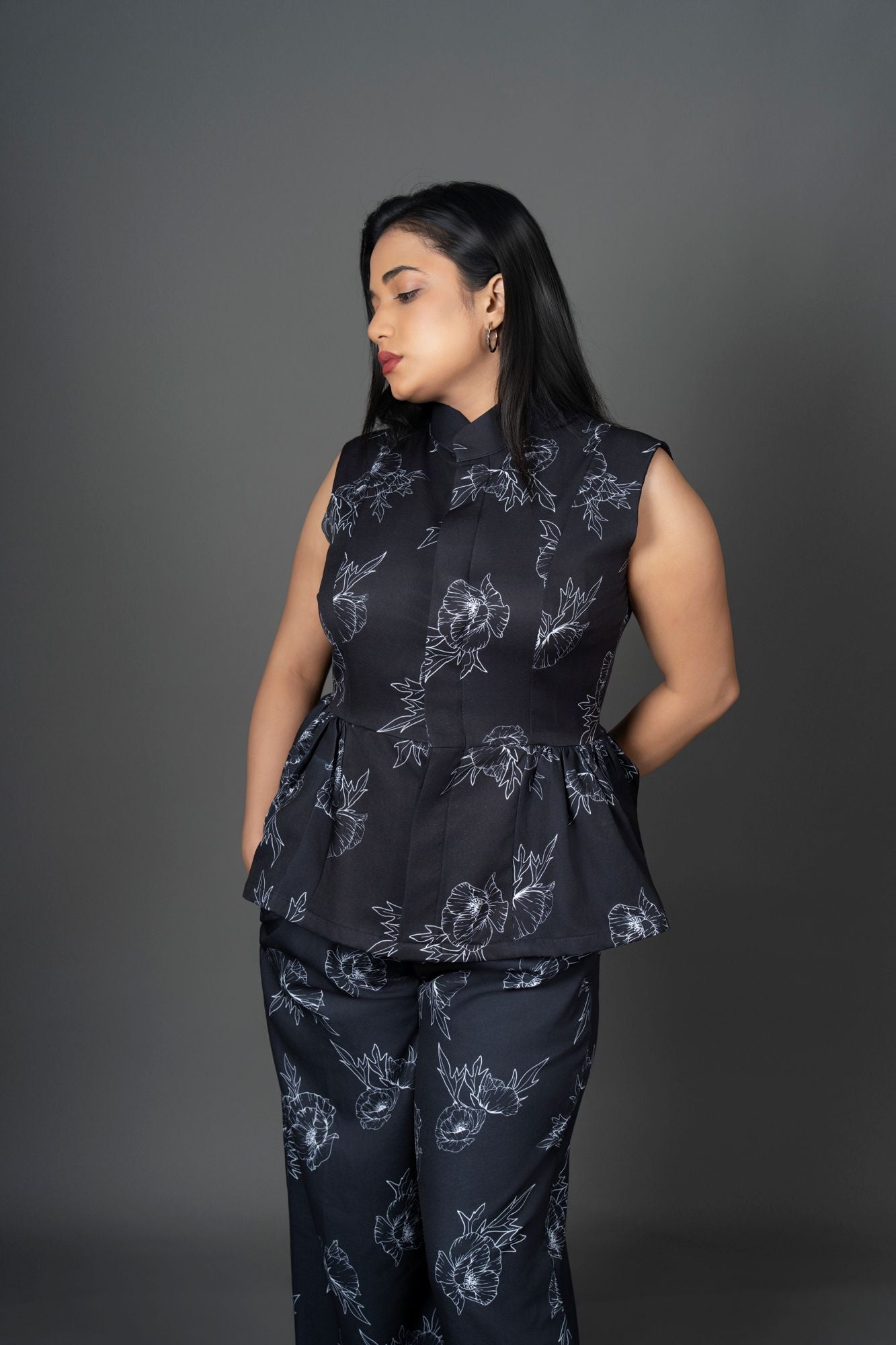 Printed  Sleeveless Waistcoat-Style Top