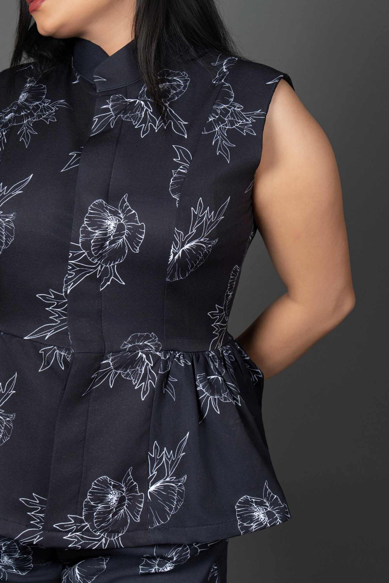 Printed  Sleeveless Waistcoat-Style Top