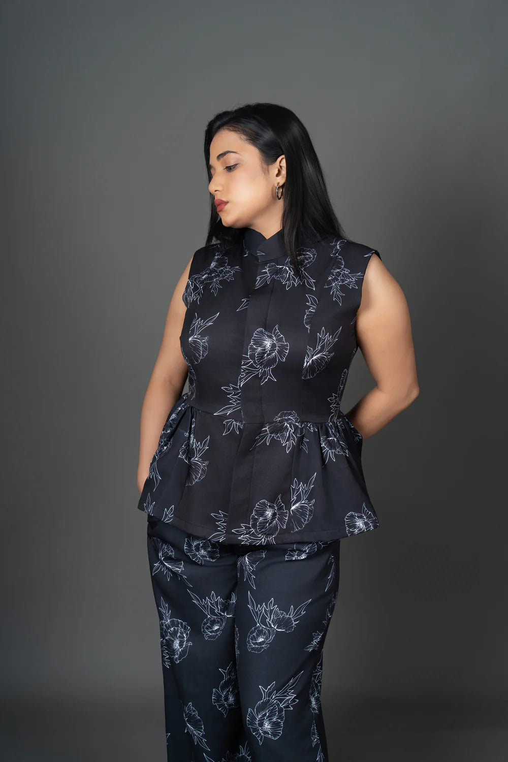 Printed  Sleeveless Waistcoat-Style Top