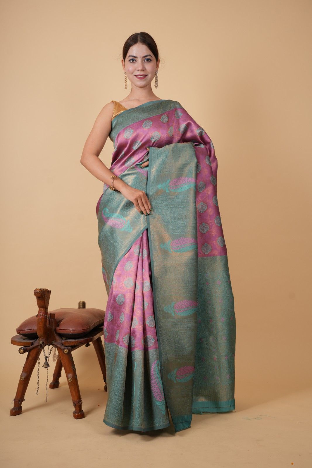 Lilac Kanchipuram With Contrast Border Zari Motif Overall & Paisely Woven Bordered Ready To Wear Saree