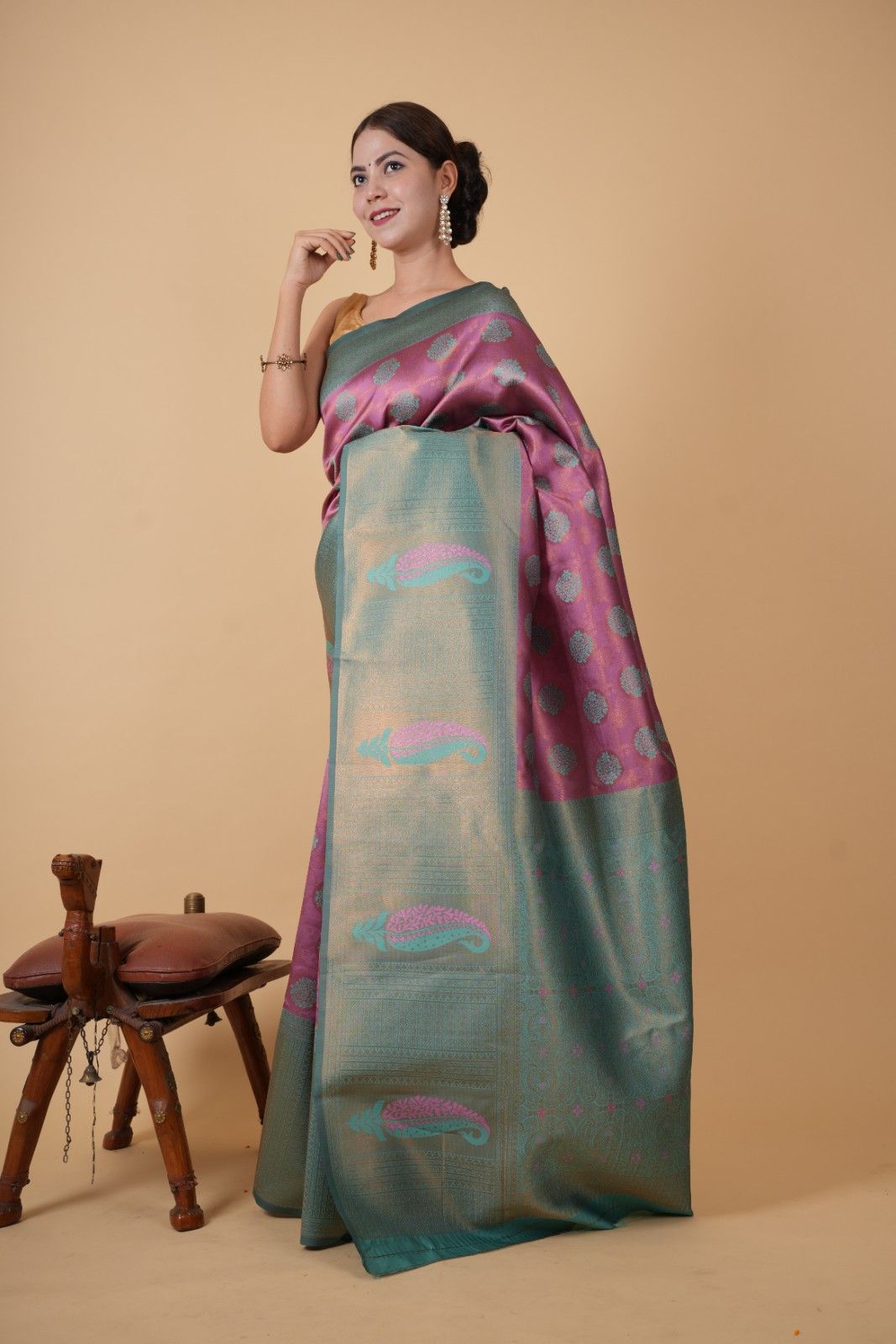 Lilac Kanchipuram With Contrast Border Zari Motif Overall & Paisely Woven Bordered Ready To Wear Saree