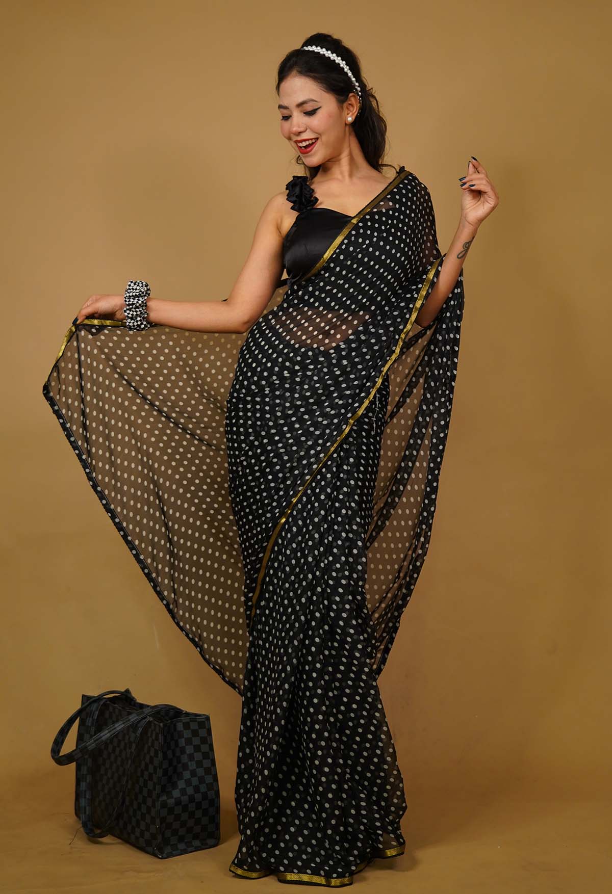 Polka dot, Georgette, daily wear saree with blouse piece