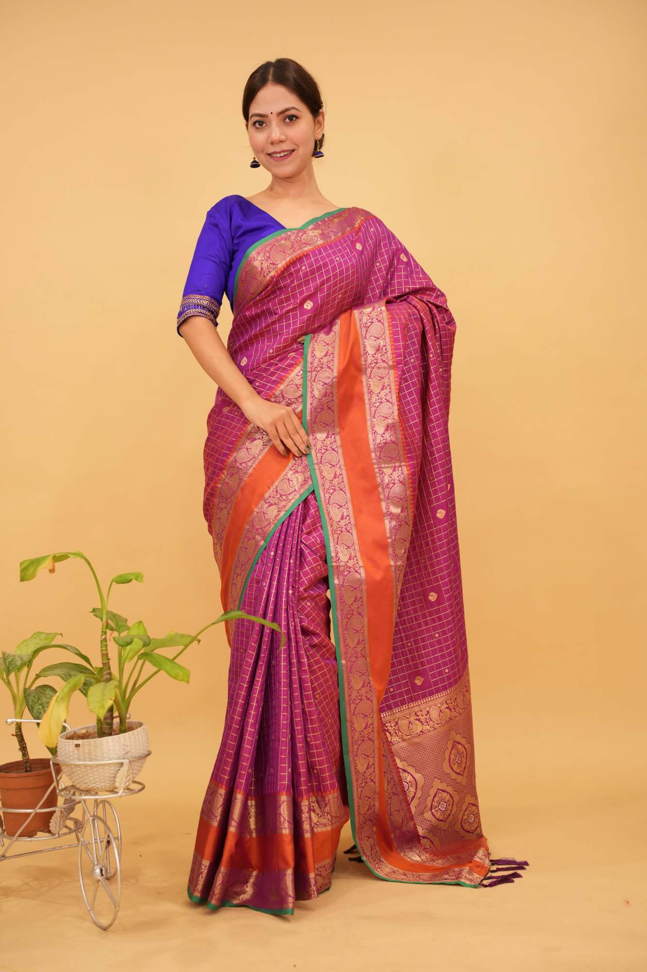 Ready To Wear Kanchipuram Checks Woven Zari Stripe Saree With Broad Contrast Border & Ornate Pallu