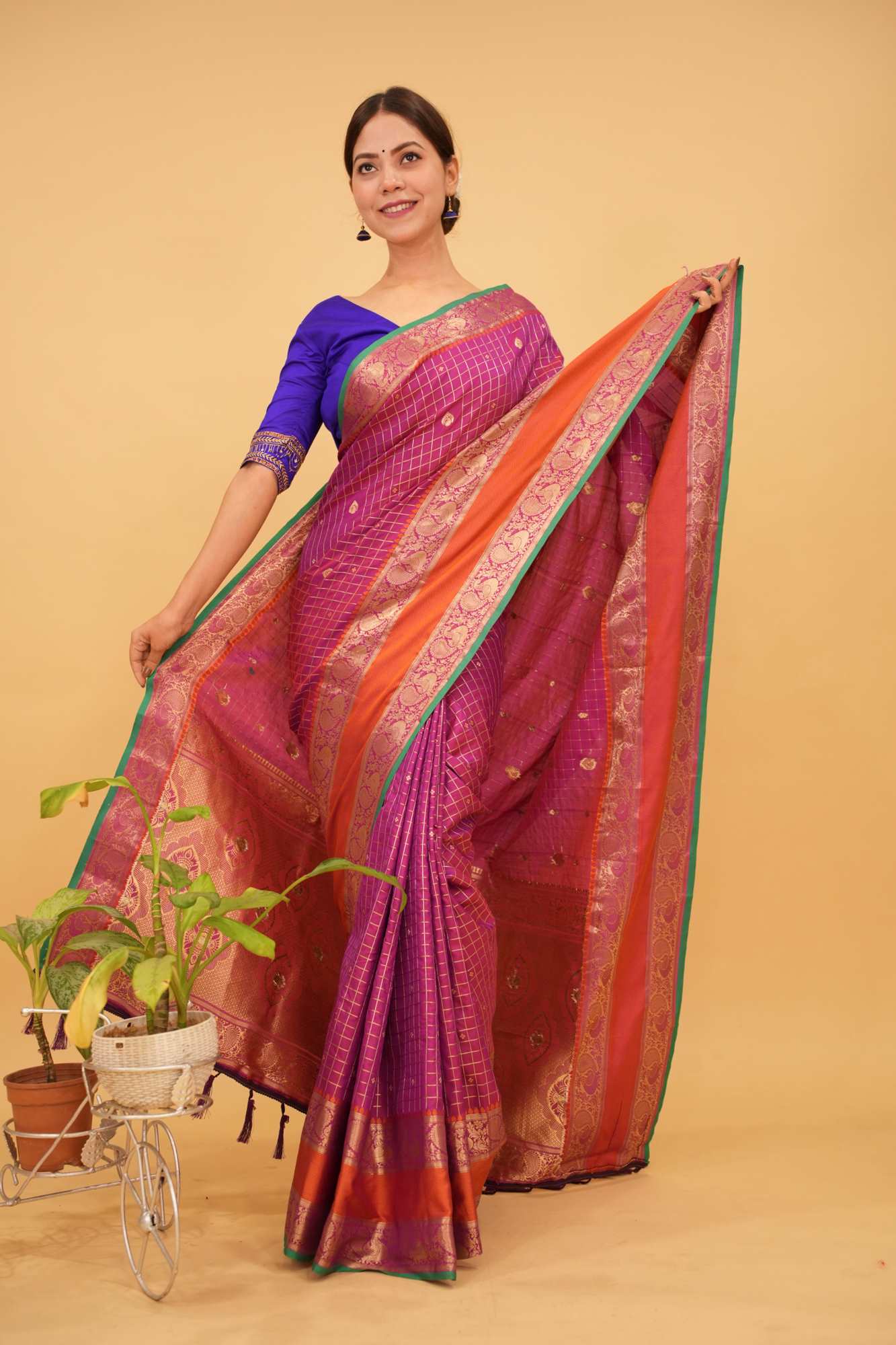 Ready To Wear Kanchipuram Checks Woven Zari Stripe Saree With Broad Contrast Border & Ornate Pallu