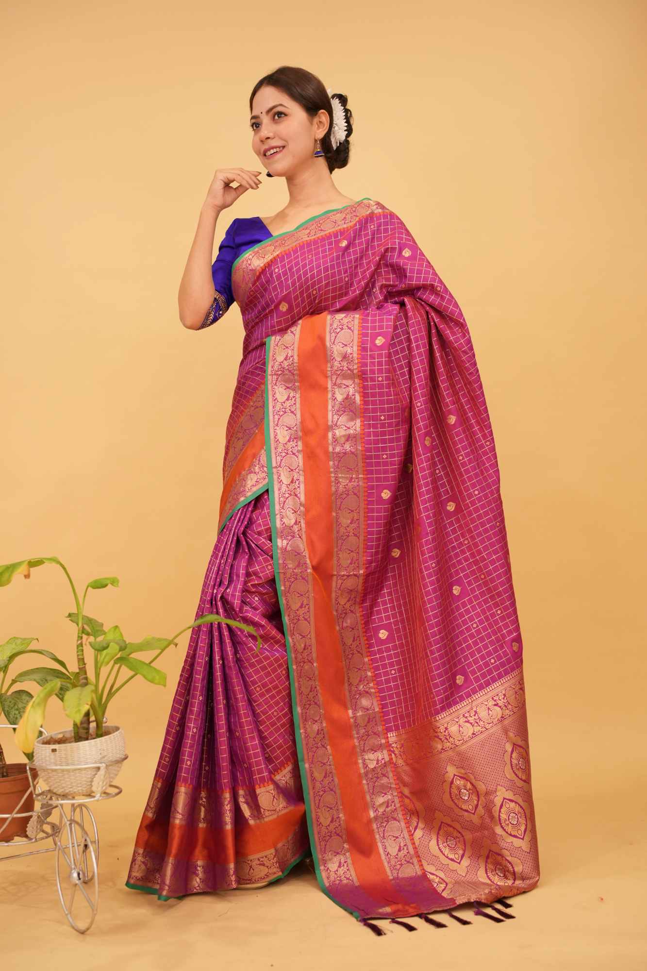 Ready To Wear Kanchipuram Checks Woven Zari Stripe Saree With Broad Contrast Border & Ornate Pallu