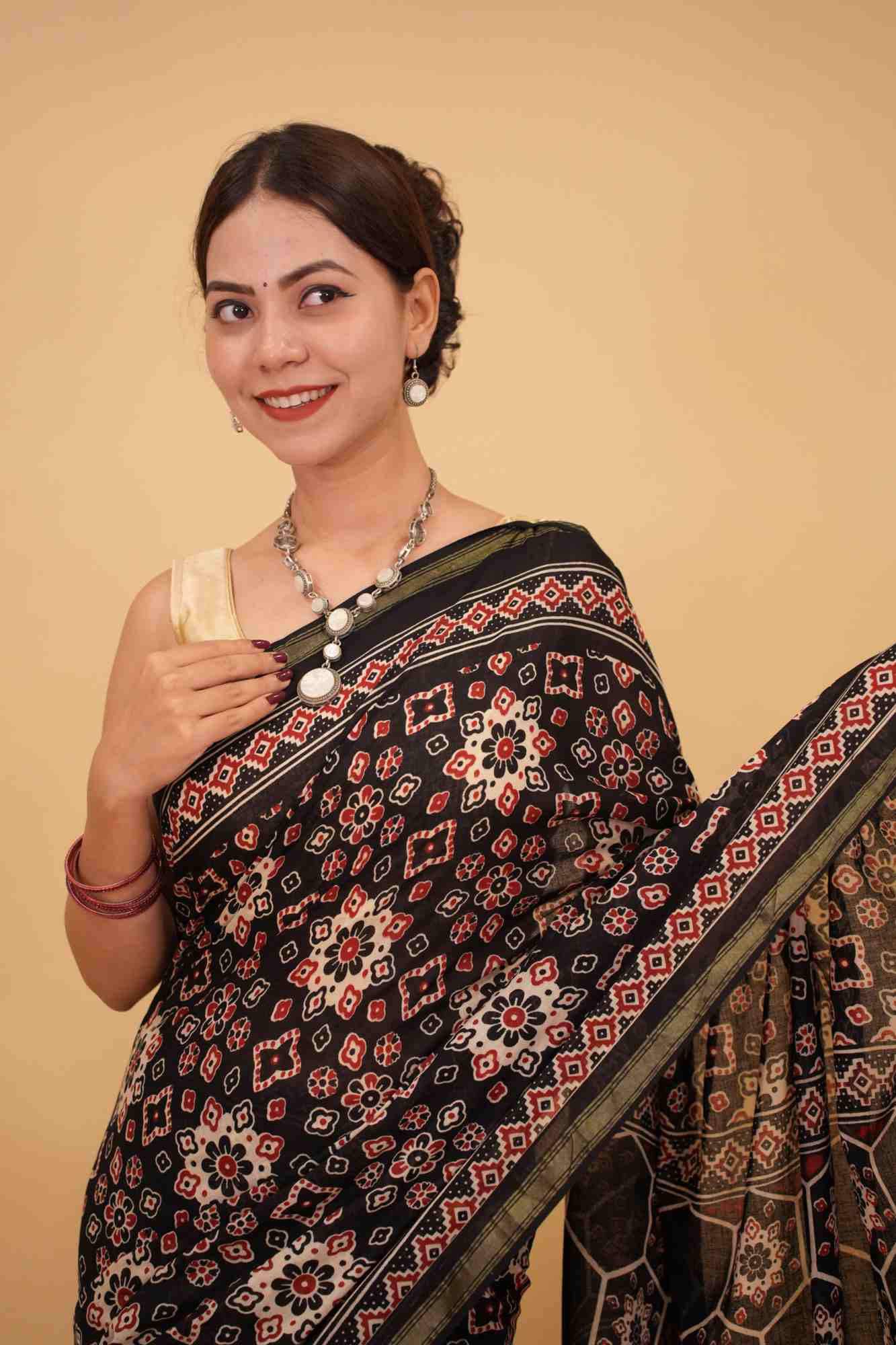 Predrape ready to wear Block Printed Mul Mul Cotton With Zari Border Wrap In One Minute Saree