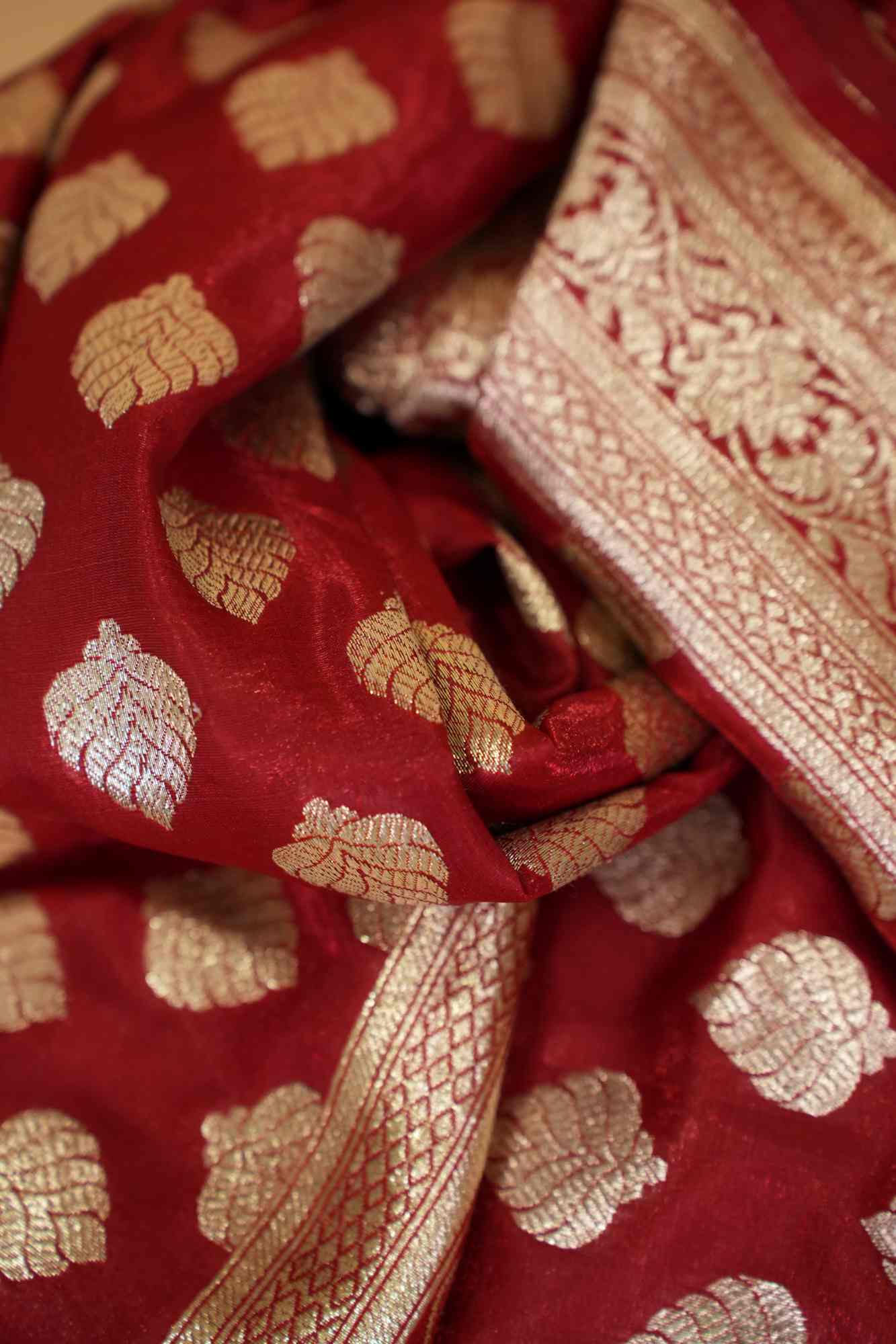 Rich Look Festive Maroon Woven Banarasi With Ornate Palla  Wrap in 1 minute saree