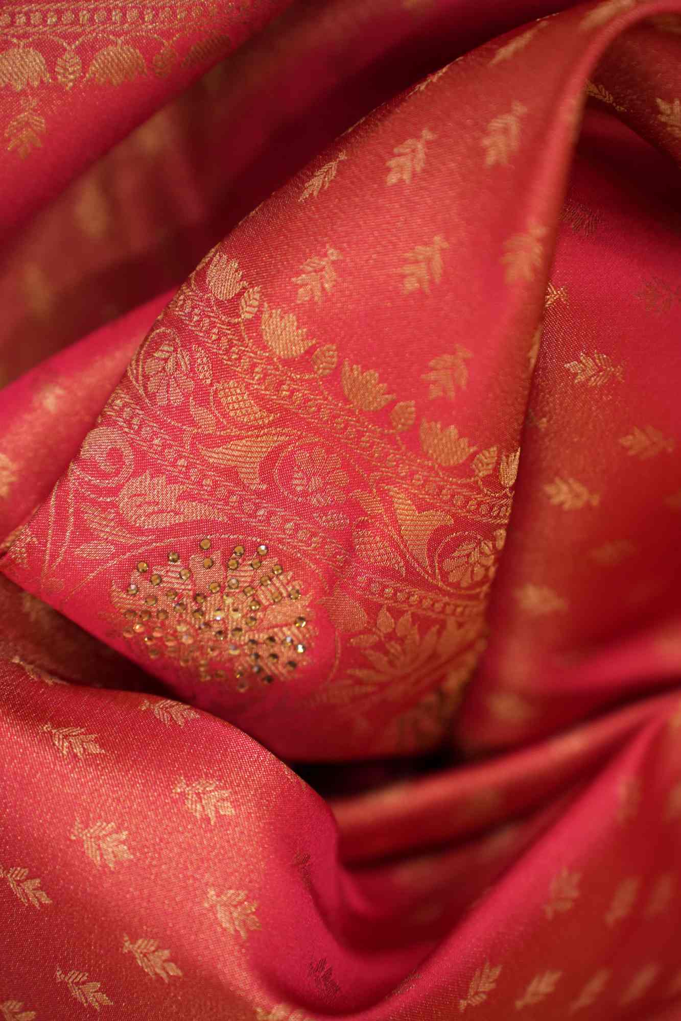 Banarasi Butta Silk with Zari Border & Pallu Stone Embellished Wrap in 1 minute saree