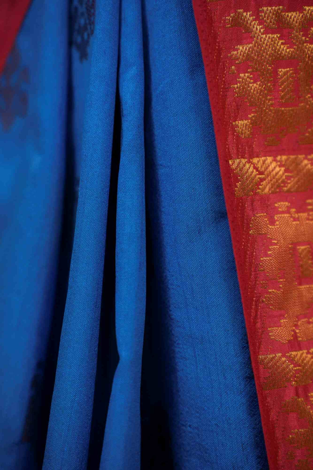 Banarasi Traditional Handloom Intricate Floral Motifs Zari Woven Satin Silk Saree