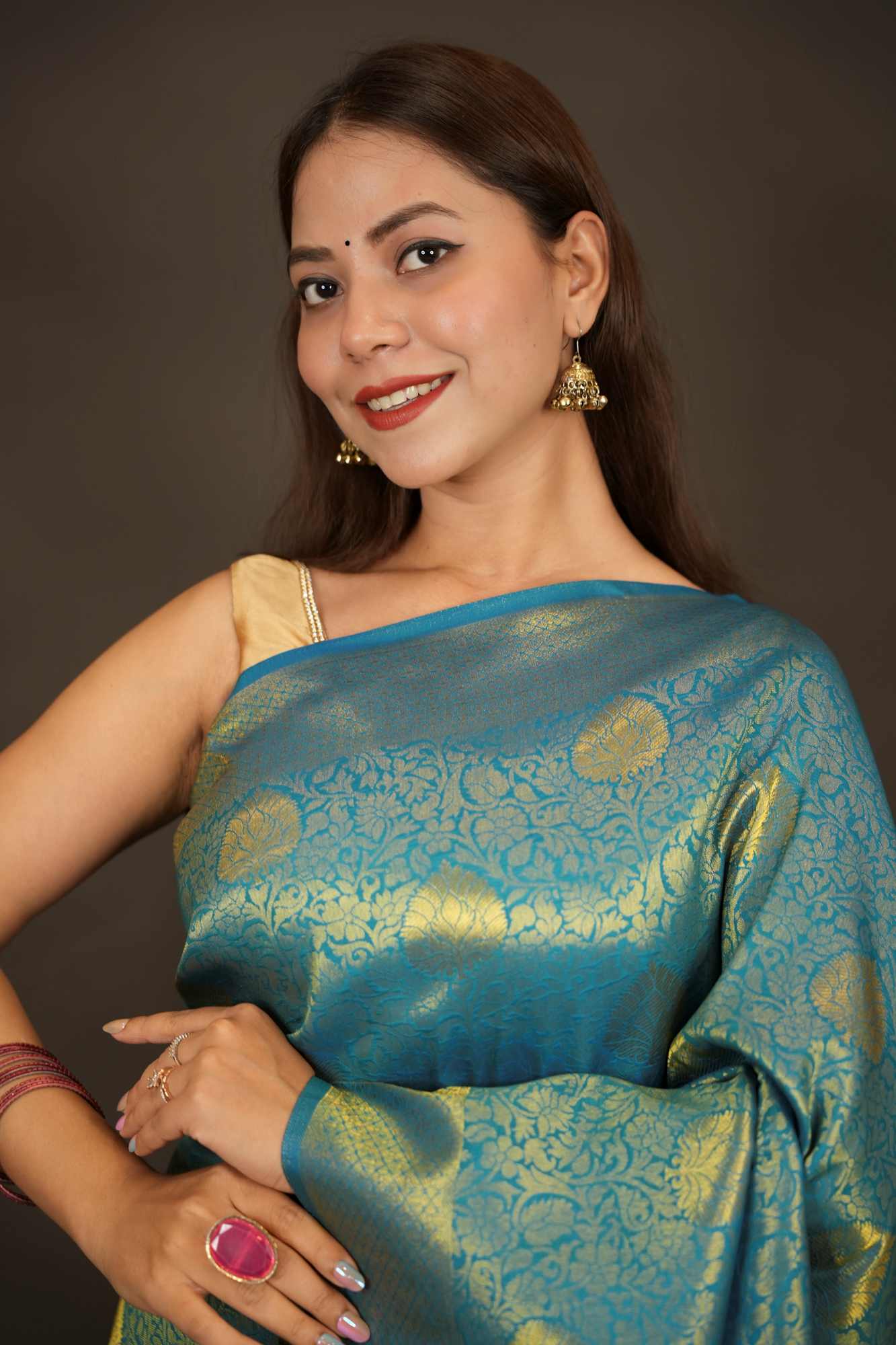 Traditional Kanjivaram with grand pallu and self weaving dhoop chaanv zari work prestitched saree