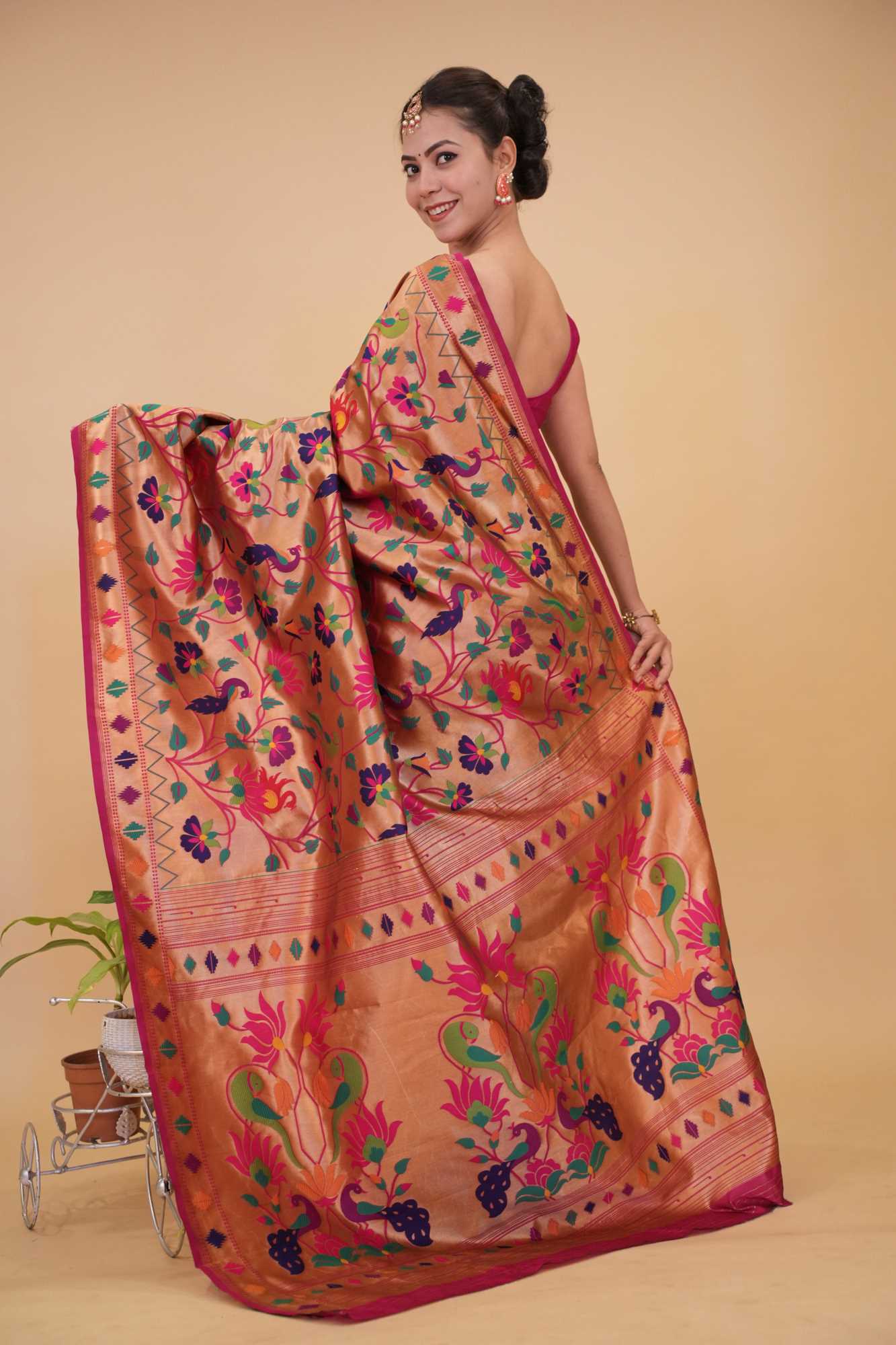 Pink & Gold-Toned Floral Zari Silk Blend Paithani Prestitched Saree