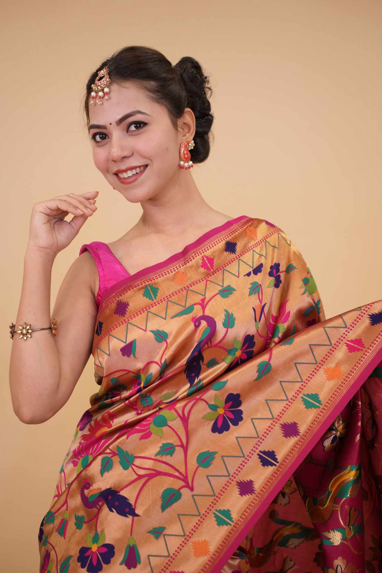 Pink & Gold-Toned Floral Zari Silk Blend Paithani Prestitched Saree