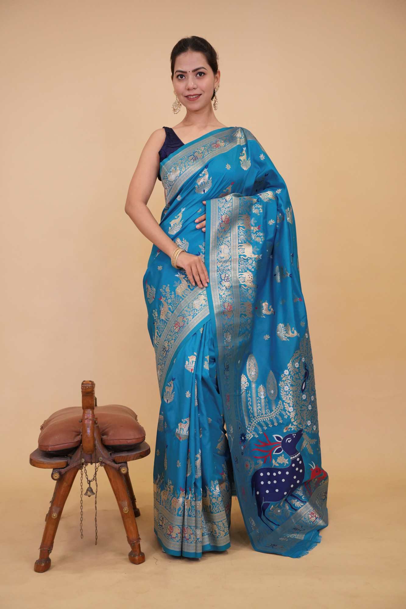 Banarasi Designer Woven Border And Zari Detail Work with ornate meenakari pallu Wrap in 1 Minute Saree.