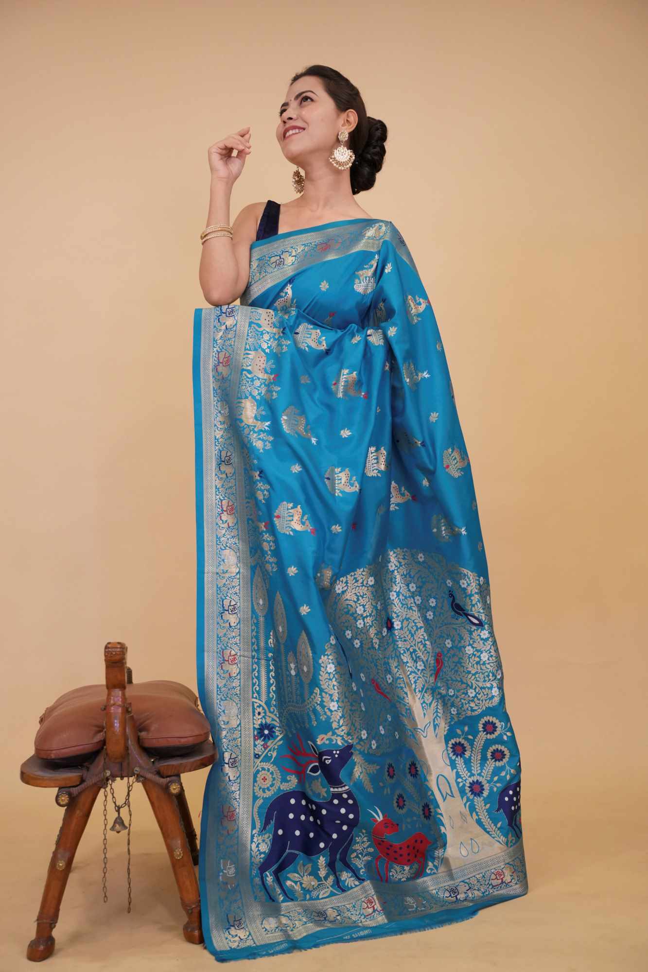 Banarasi Designer Woven Border And Zari Detail Work with ornate meenakari pallu Wrap in 1 Minute Saree.