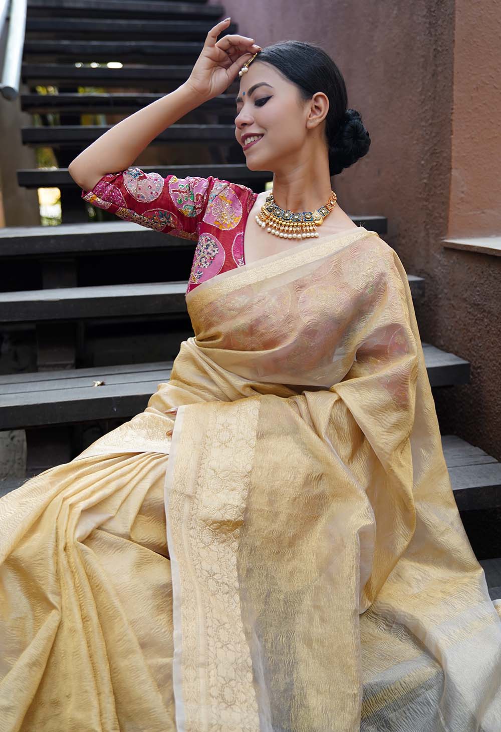 Graceful Crushed tissue saree with  jacquard Zari  border Wrap in 1 minute saree