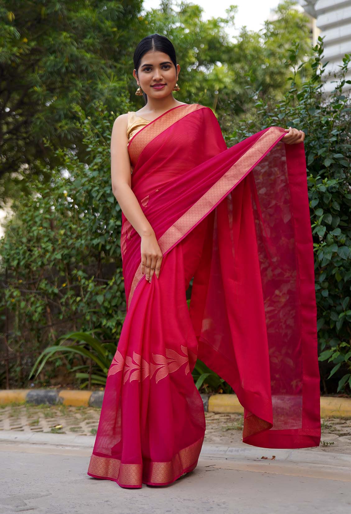 Pink Floral Woven Design Zari Detailed Pure Chiffon With Border Wrap in  minute saree