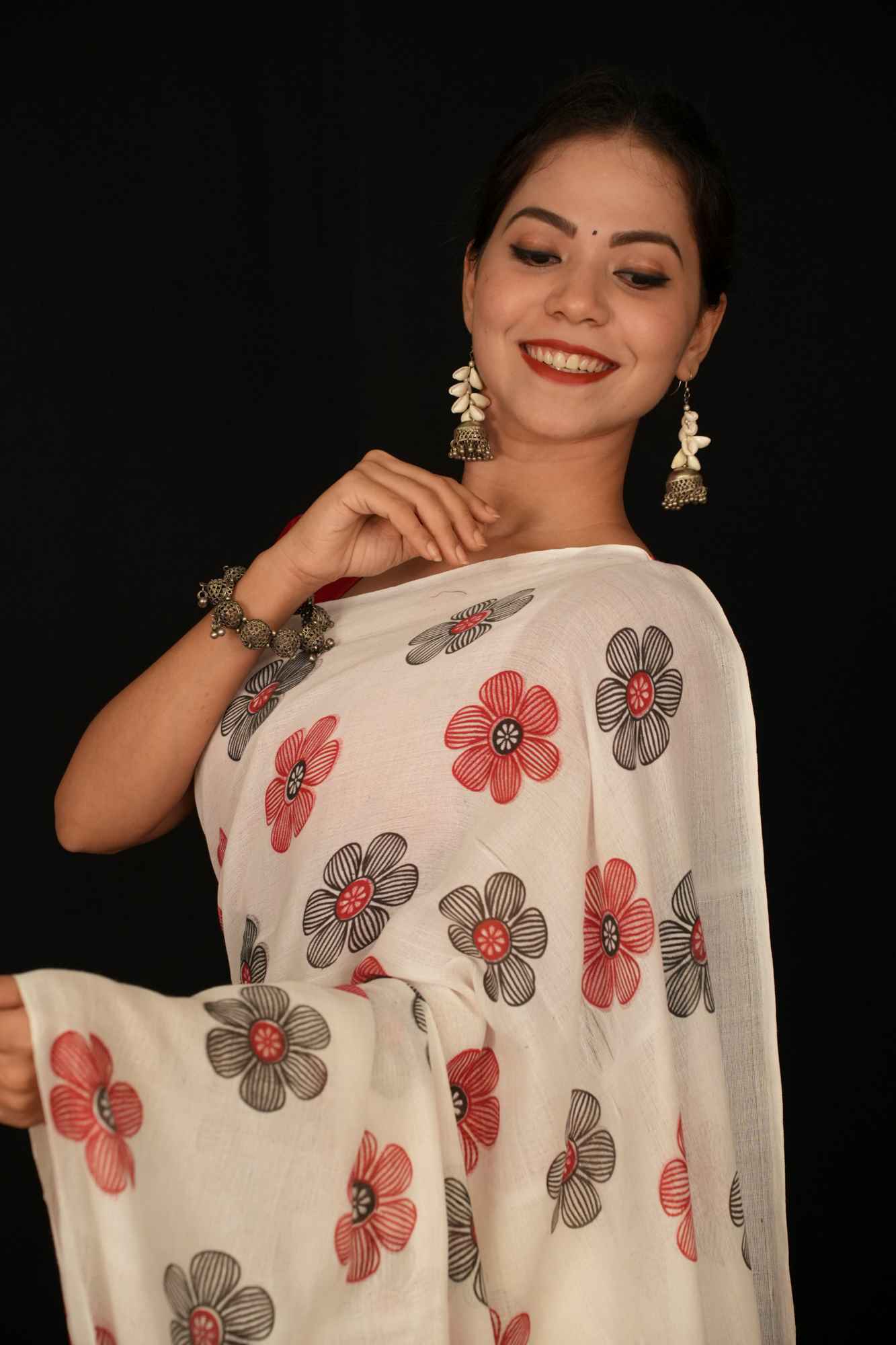 Ready to Wear White Floral Mul Mul Cotton With Tassels Wrap in 1 minute Saree