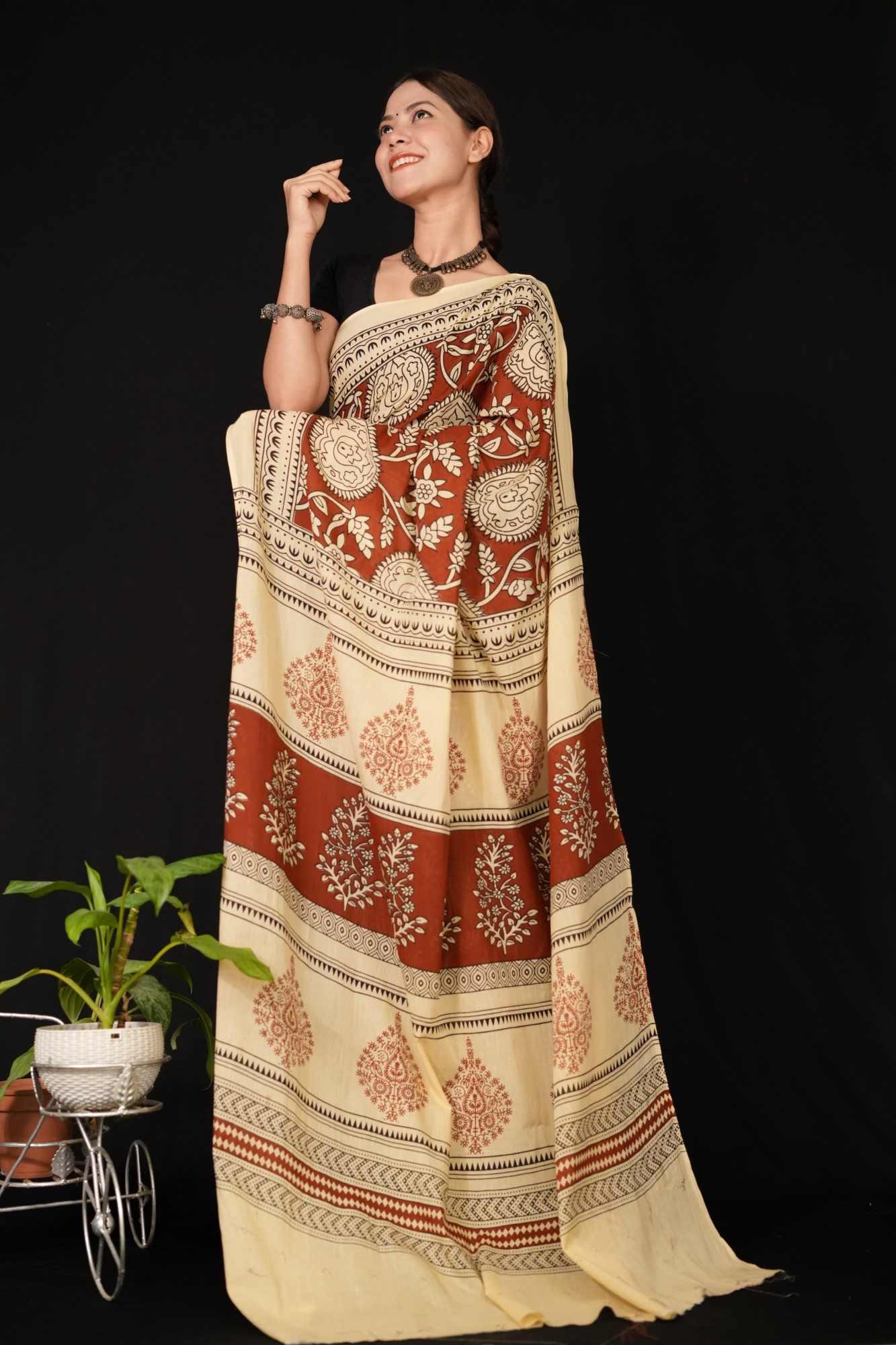 Designer Block Printed Mul Mul Cotton With Soild Cream Border Wrap In One Minute Saree