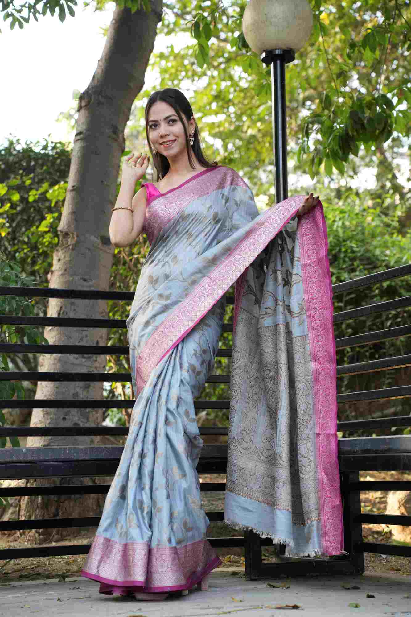 Kanjeevaram Ready to wear saree With  Overall Zari And Contrast Pink Border Wrap in 1 minute Saree