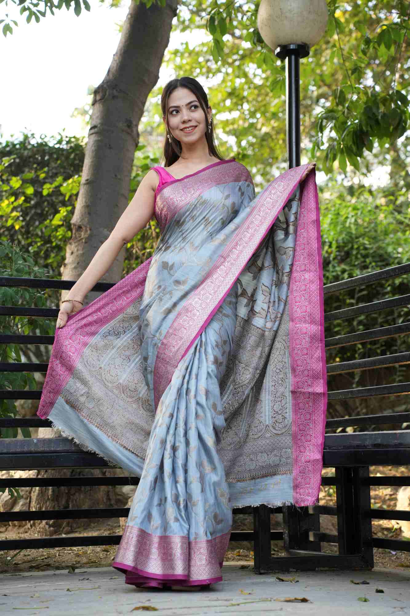 Kanjeevaram Ready to wear saree With  Overall Zari And Contrast Pink Border Wrap in 1 minute Saree