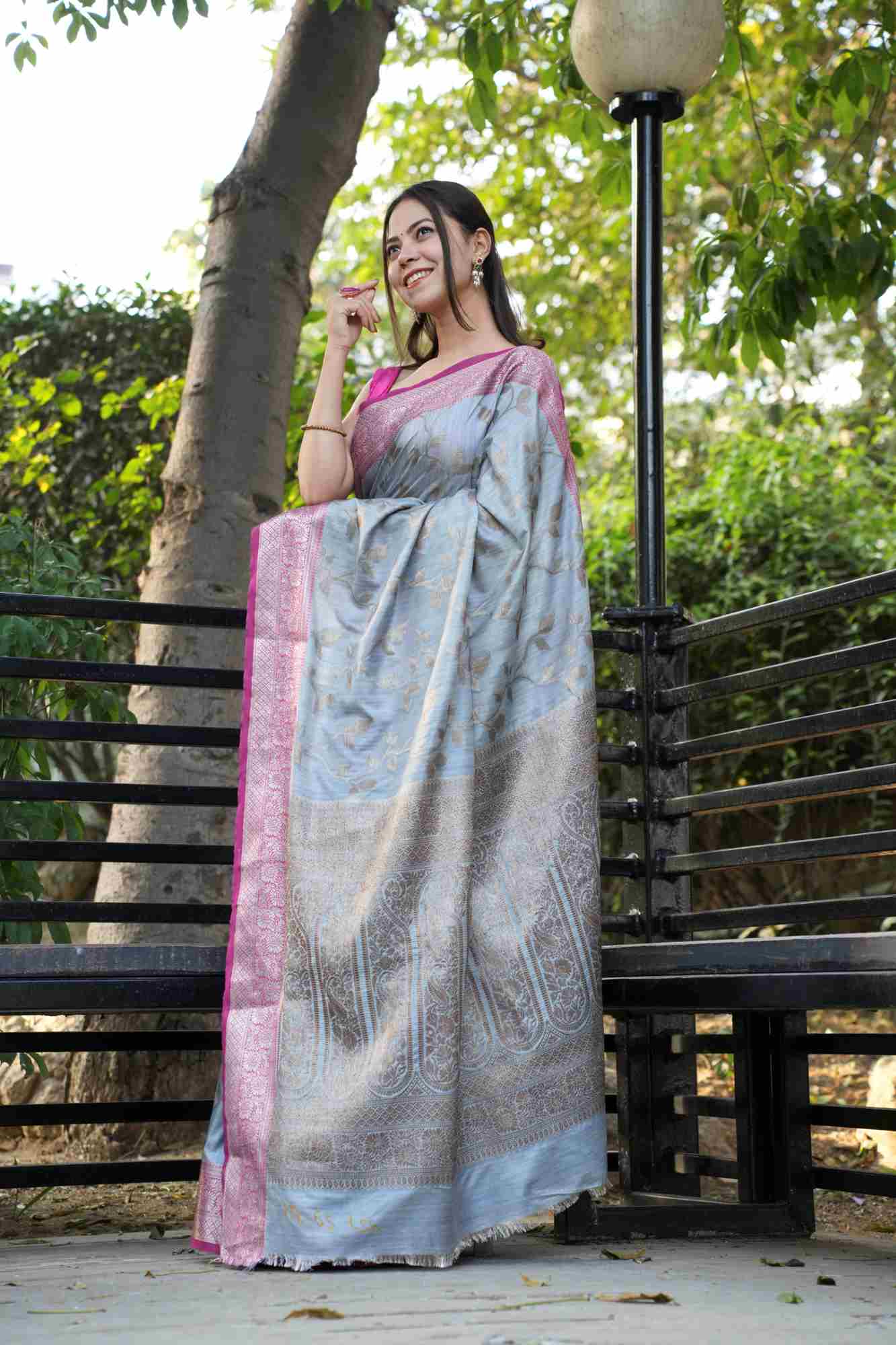 Kanjeevaram Ready to wear saree With  Overall Zari And Contrast Pink Border Wrap in 1 minute Saree