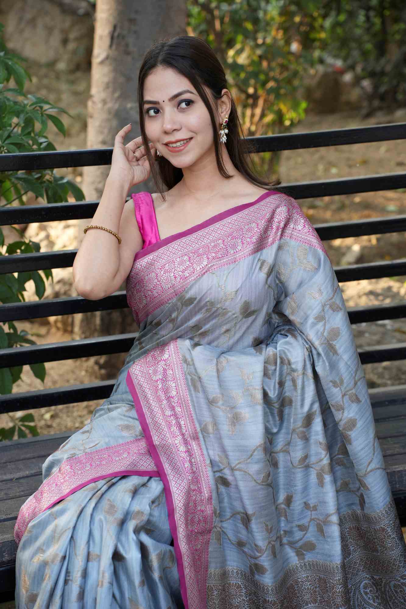 Kanjeevaram Ready to wear saree With  Overall Zari And Contrast Pink Border Wrap in 1 minute Saree