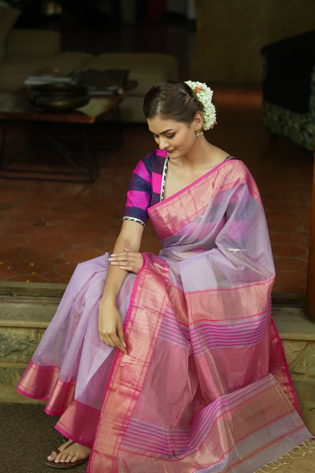 Handwoven Maheshwari silk cotton saree in Lilac with Pink | Shobitam