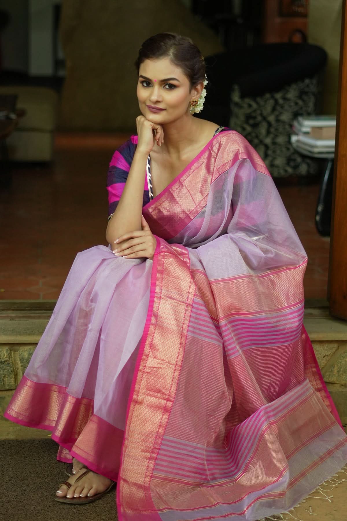 Handwoven Maheshwari silk cotton saree in Lilac with Pink | Shobitam