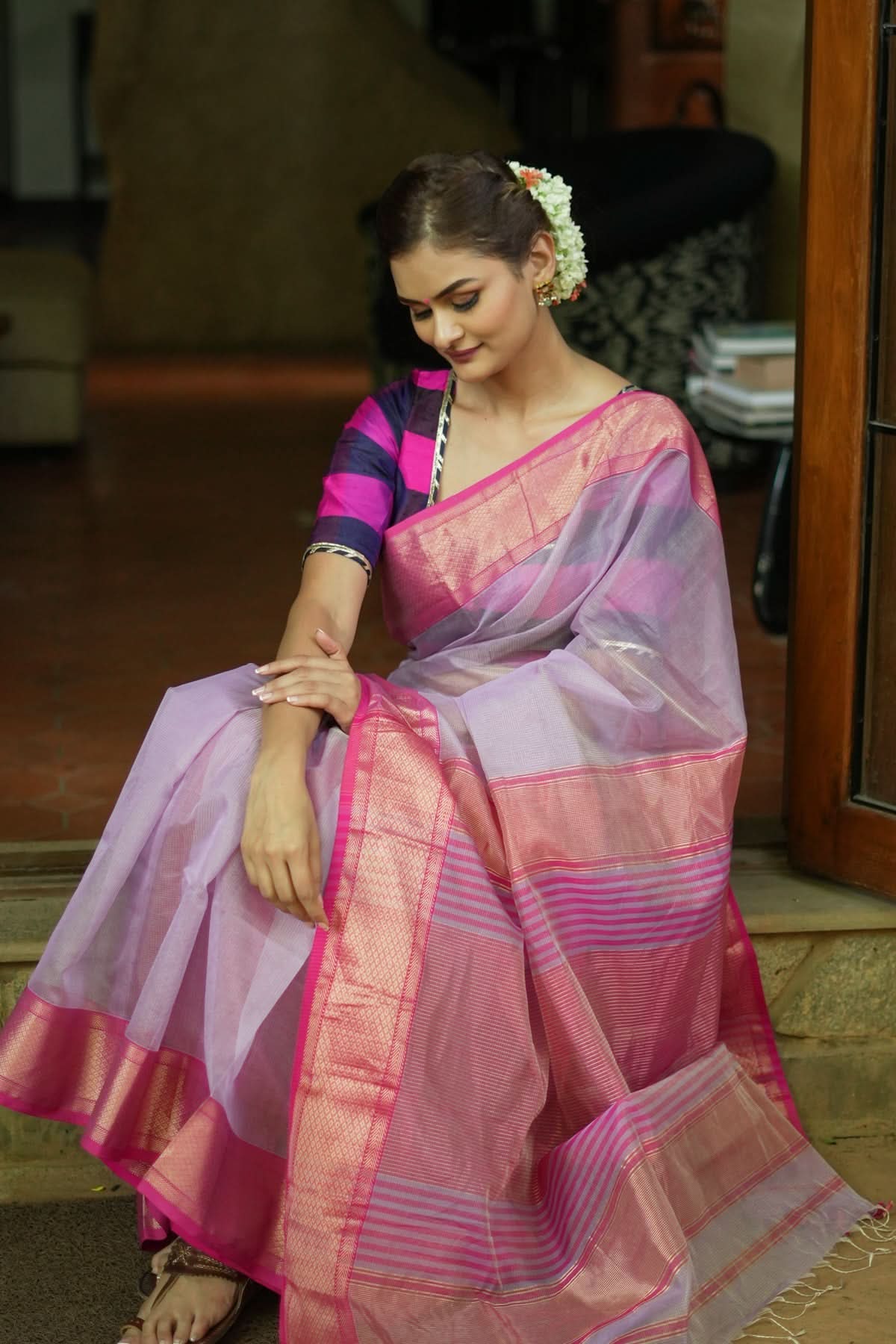 Handwoven Maheshwari silk cotton saree in Lilac with Pink | Shobitam
