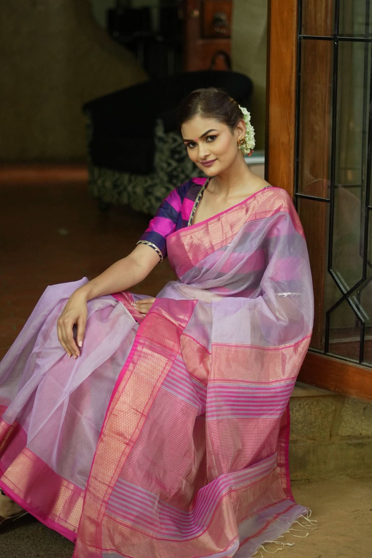 Handwoven Maheshwari silk cotton saree in Lilac with Pink | Shobitam