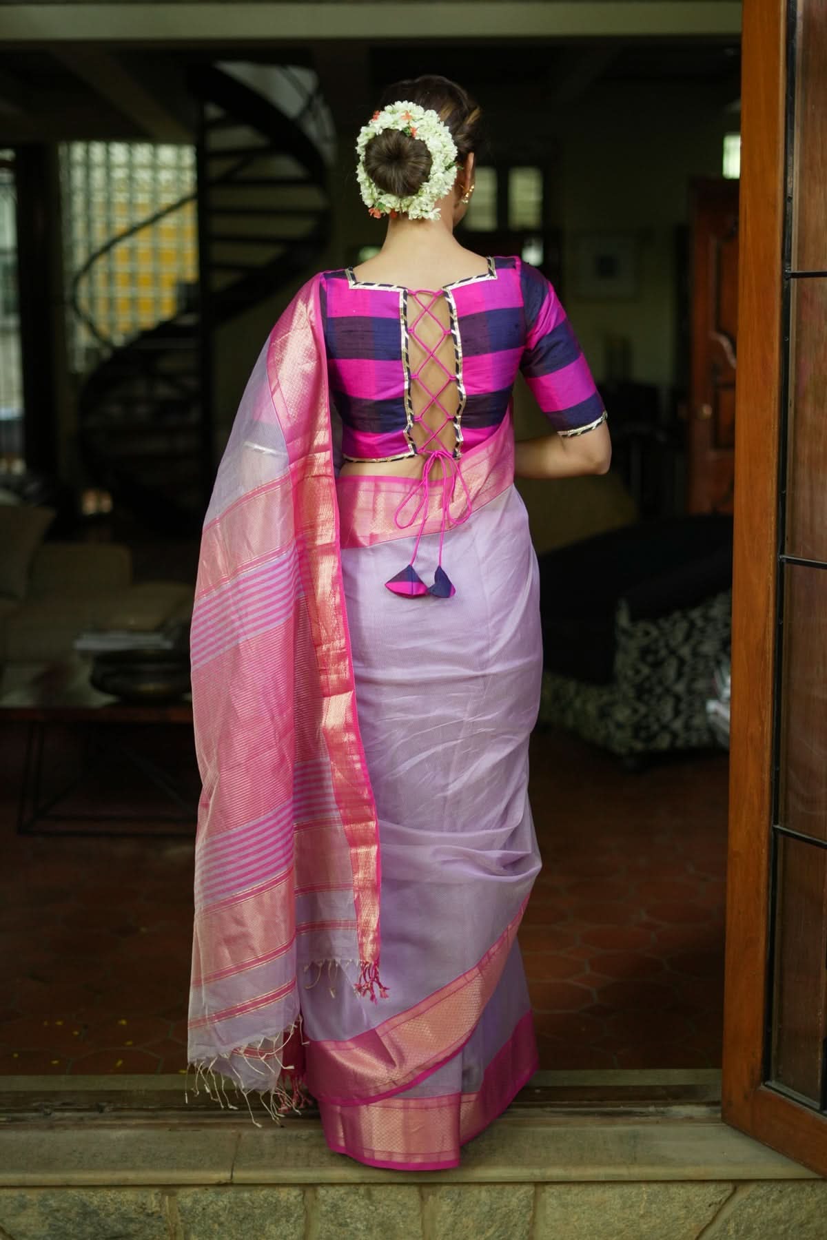 Handwoven Maheshwari silk cotton saree in Lilac with Pink | Shobitam