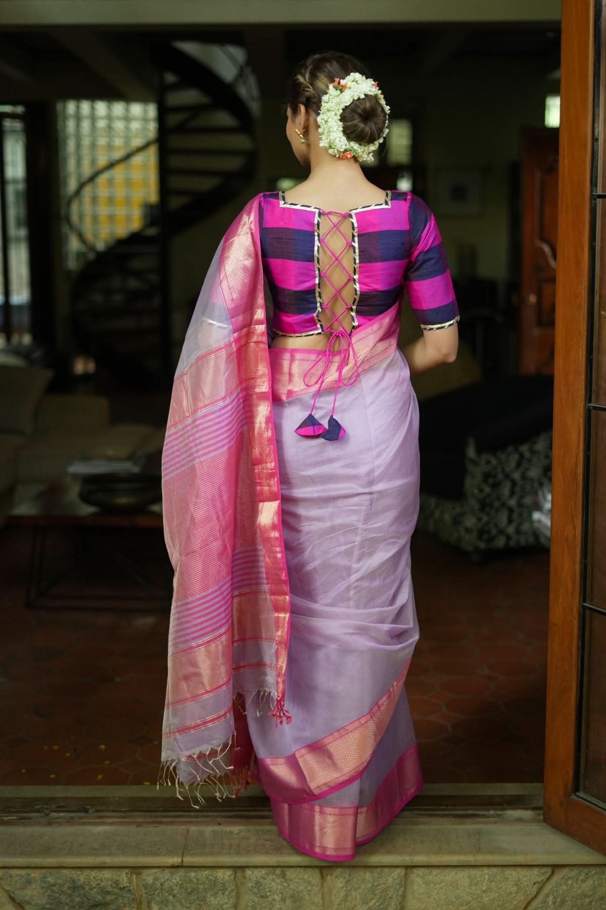 Handwoven Maheshwari silk cotton saree in Lilac with Pink | Shobitam