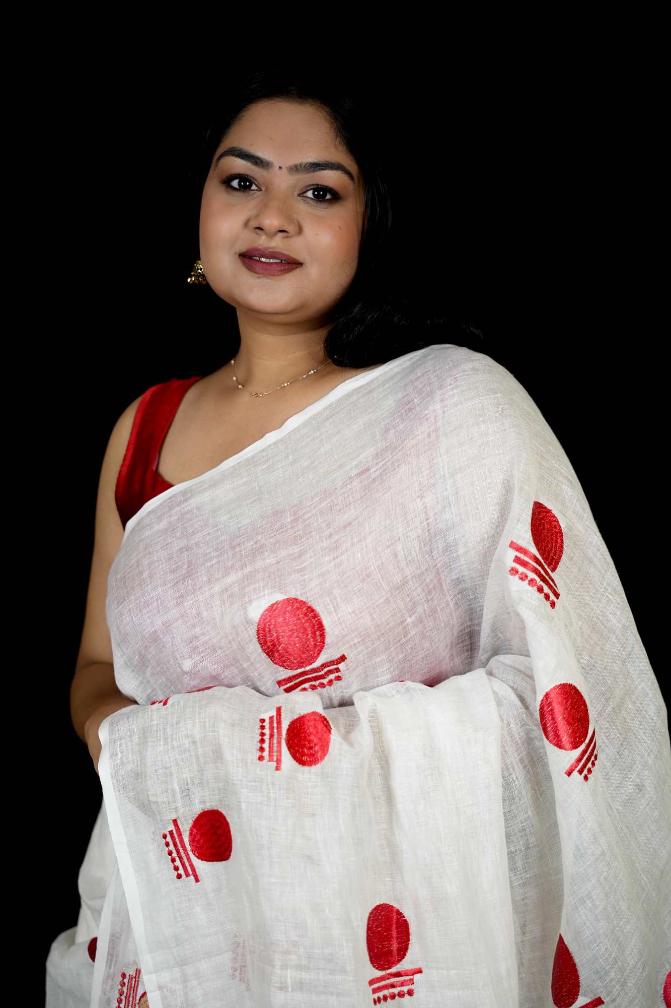 Linen with Red Geometric Motif Weave with Tassel Ready To Wear Saree