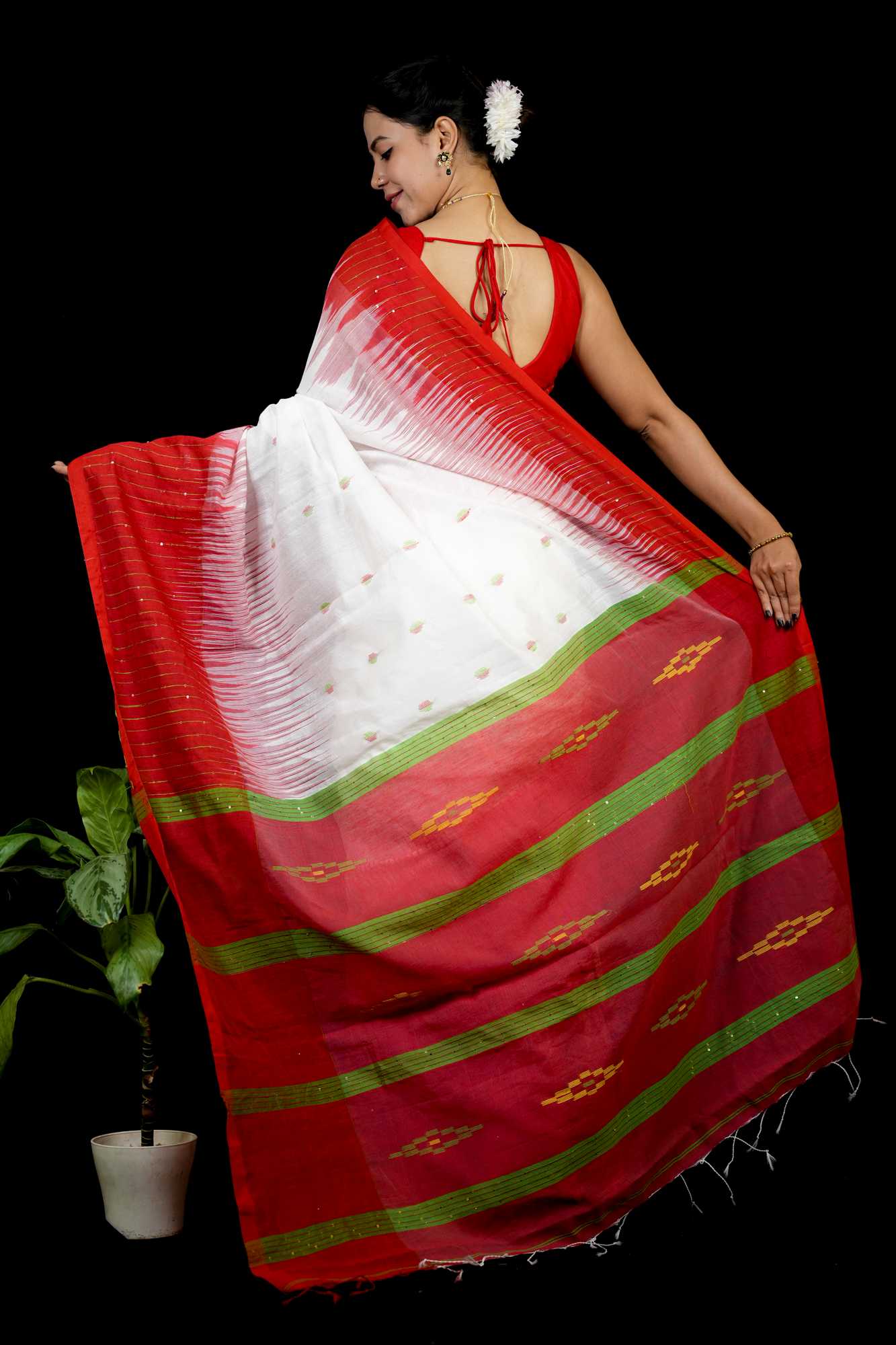 Beautiful Handloom Kothi with Ikkat & Temple Border Butta Overall Ready To Wear Saree