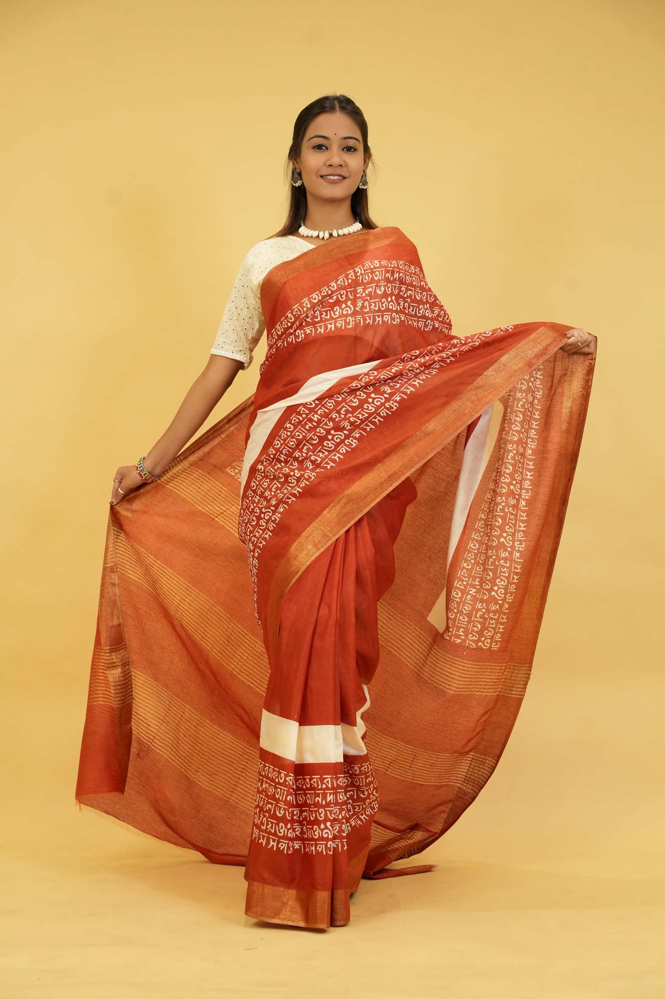 Bapta Silk with  mantra Weave & Golden Zari Borders Ready To wear Saree