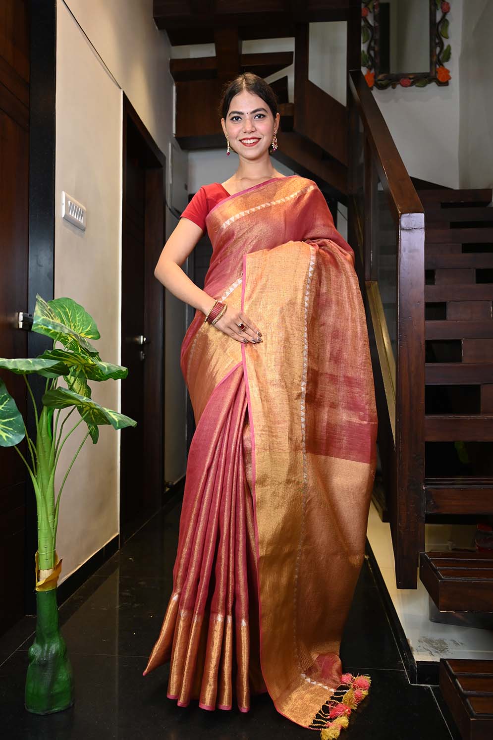 Ready To Wear Premium Tissue Linen With Temple Border & Ornate Pallu   Wrap in 1 minute saree - Isadora Life