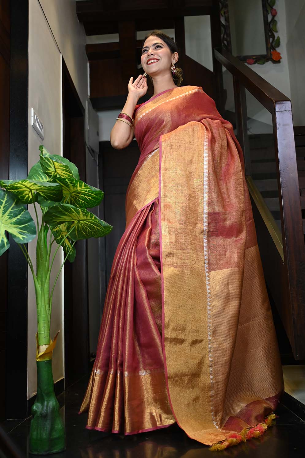Ready To Wear Premium Tissue Linen With Temple Border & Ornate Pallu   Wrap in 1 minute saree - Isadora Life