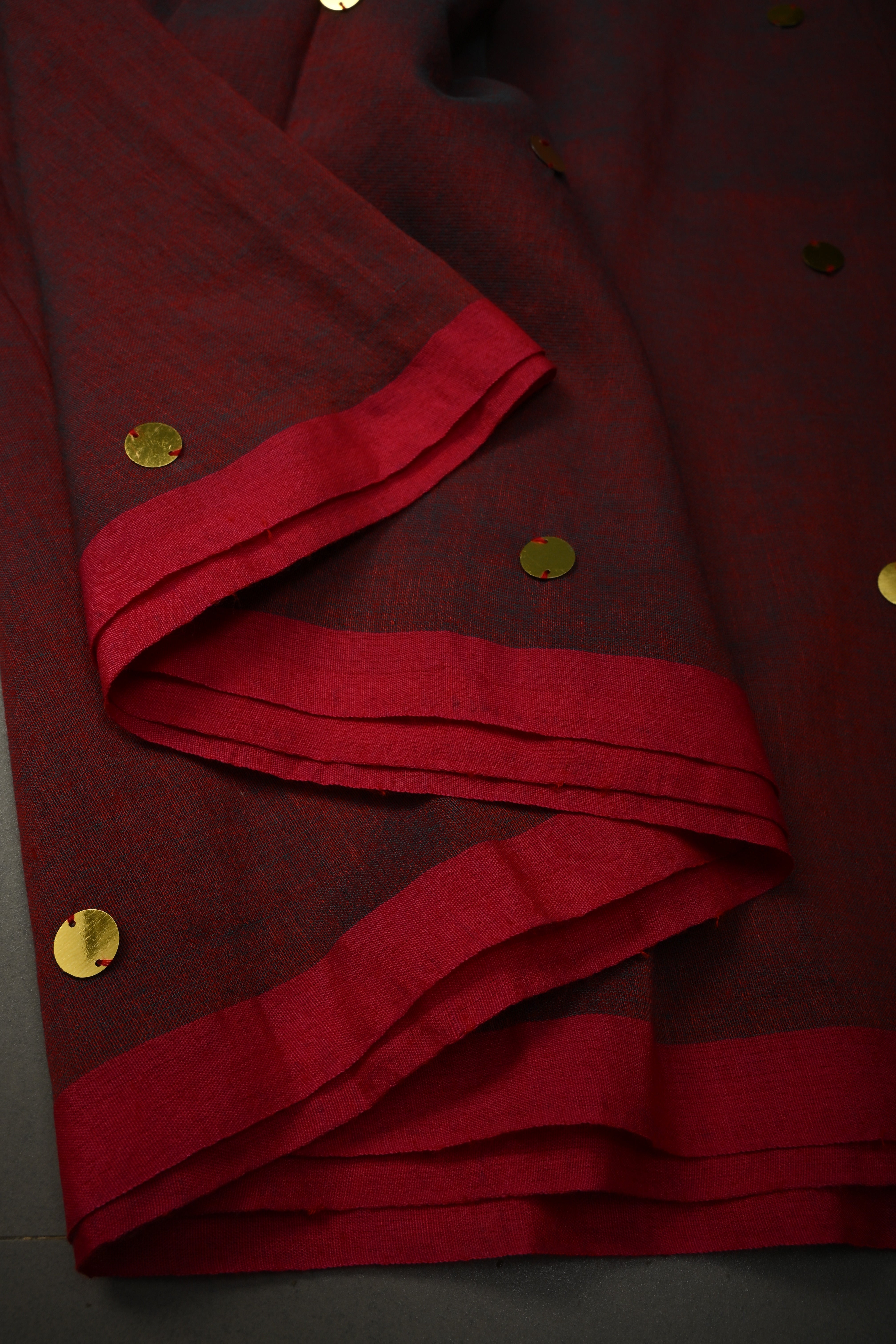 Red-Green Dual Tone Mercerized Mul Cotton saree in With Tikki work and Long Tassels, No Blouse Piece | Shobitam