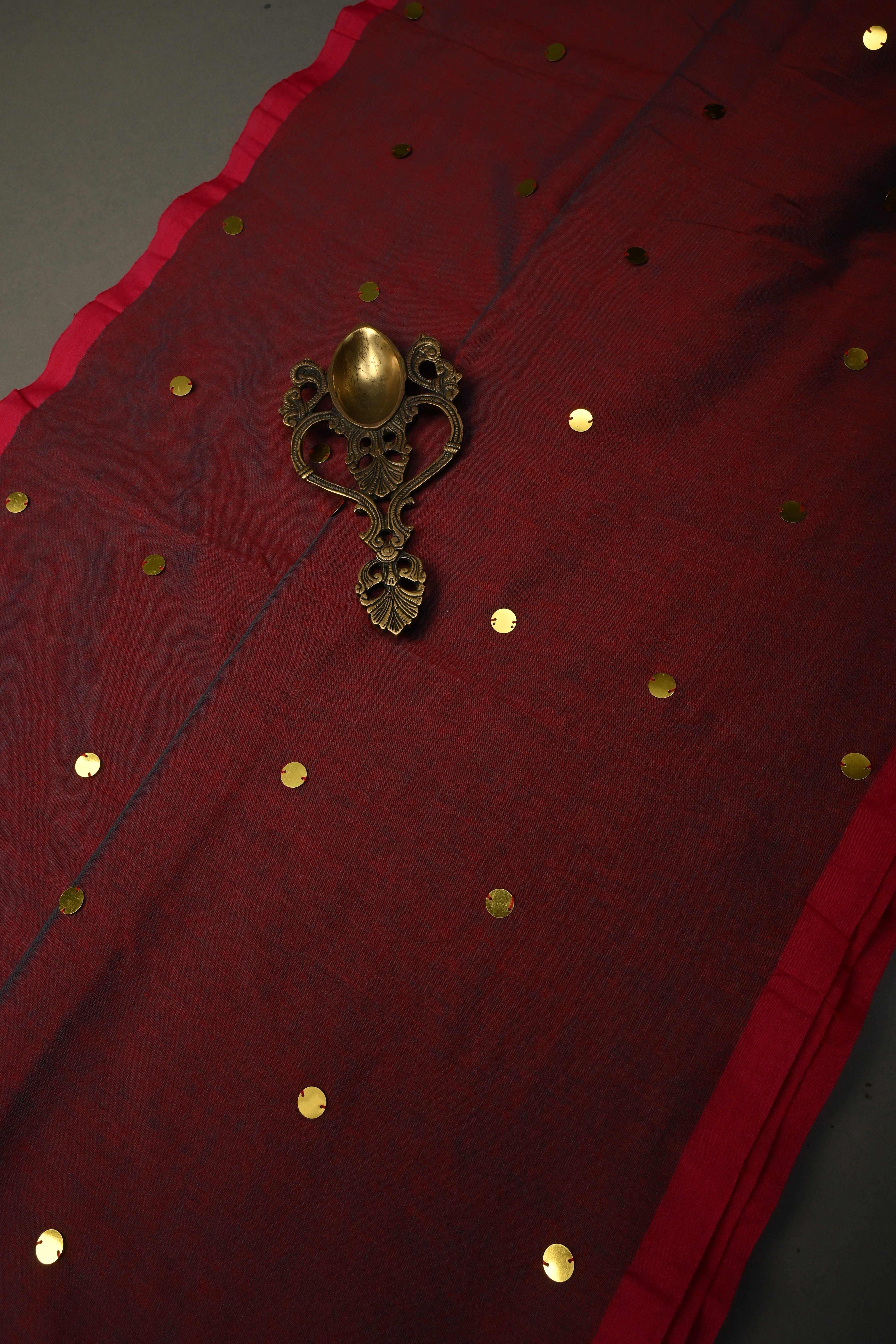 Red-Green Dual Tone Mercerized Mul Cotton saree in With Tikki work and Long Tassels, No Blouse Piece | Shobitam