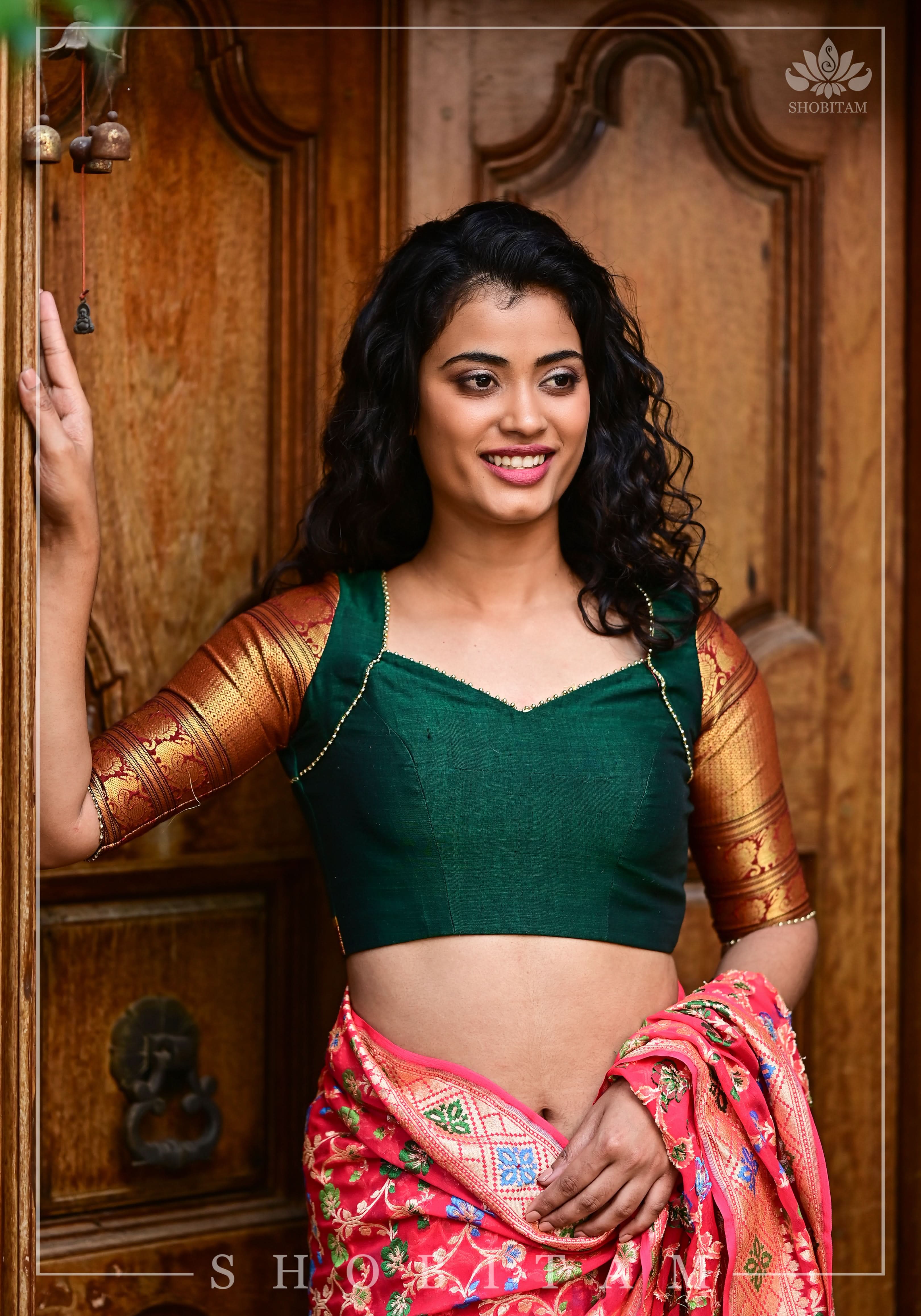 Emerald green narayanpet cotton sweet heart neck armband blouse | Shobitam