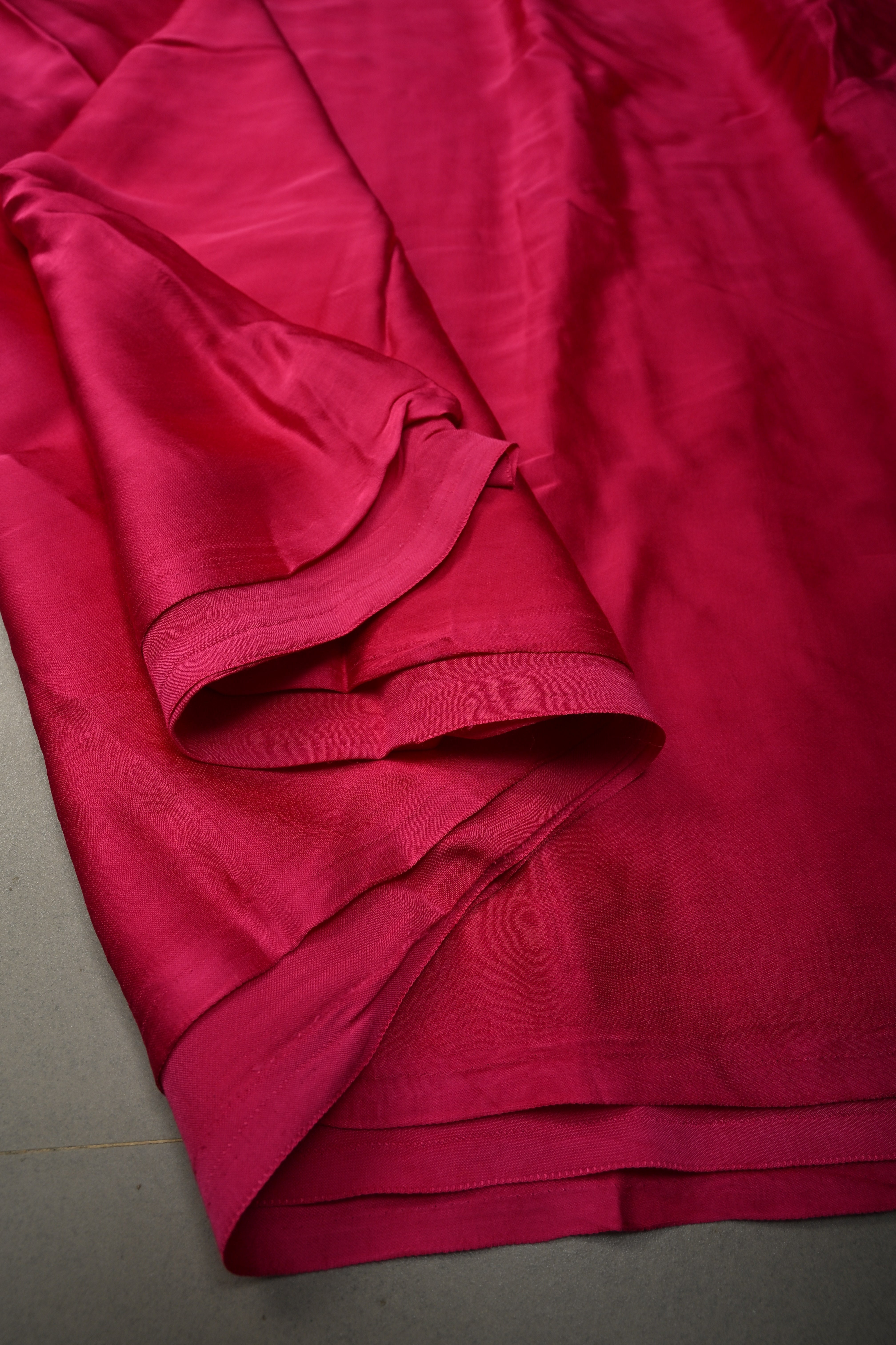 Rani Pink Borderless Modal Silk Saree with Lagda Patta Crushed Tissue Pallu | Shobitam