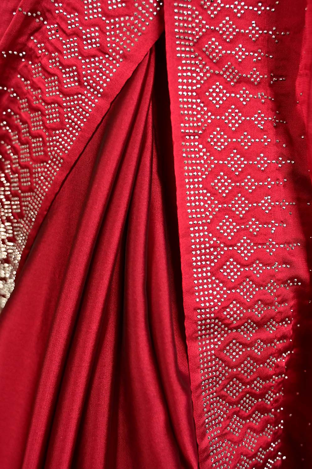 Alluring Soft Georgette Silk With Stone Sequence Bead Detailed  Work All Over Magenta Mix Wrap in 1 minute saree - Isadora Life