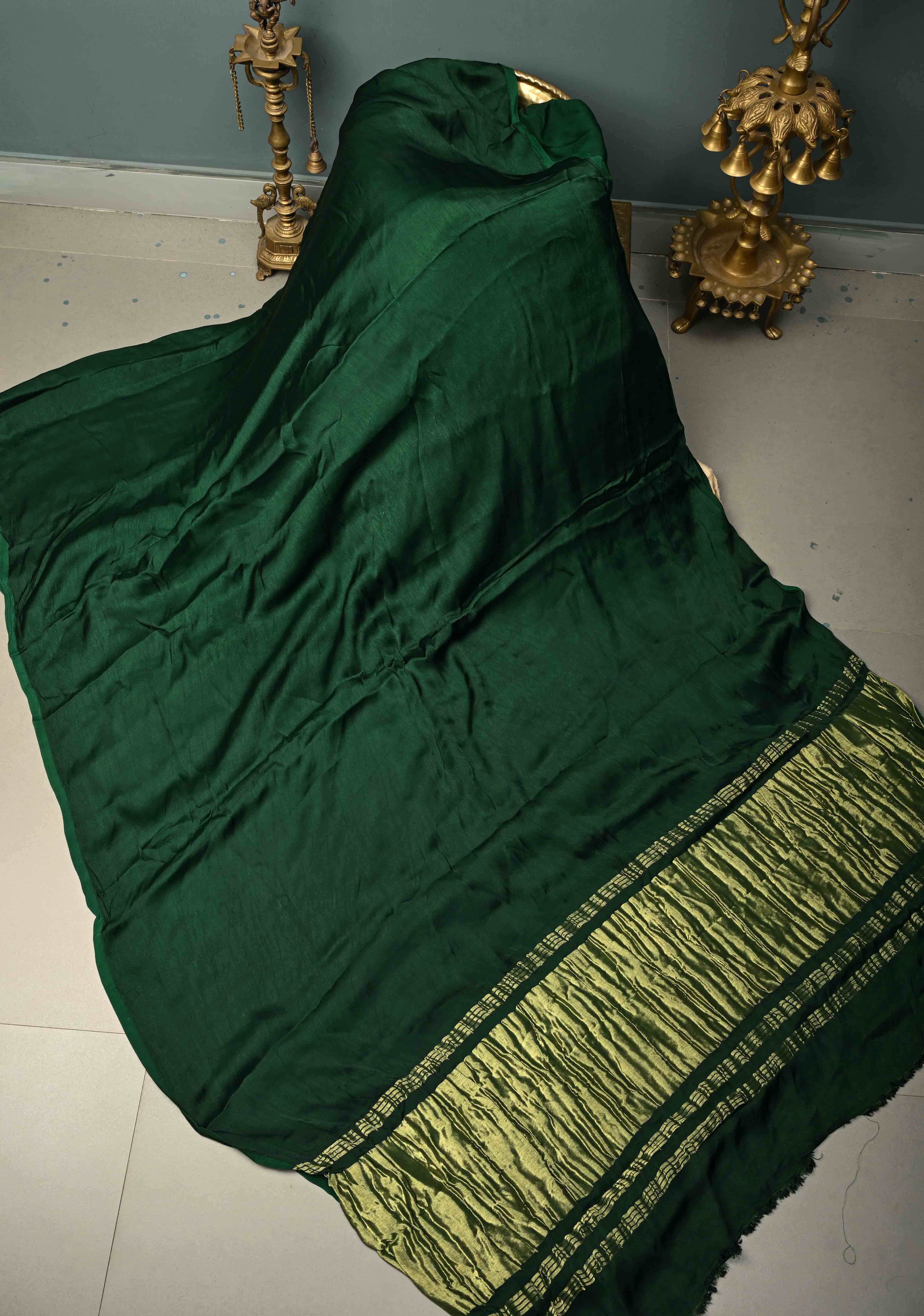 Deep Green Borderless Modal Silk Saree with Lagda Patta Crushed Tissue Pallu | Shobitam