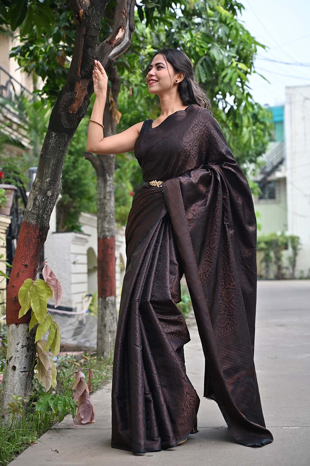 Ready To Wear Glorious Zari interwoven Banarasi brocade  wrap in one minute saree - Isadora Life