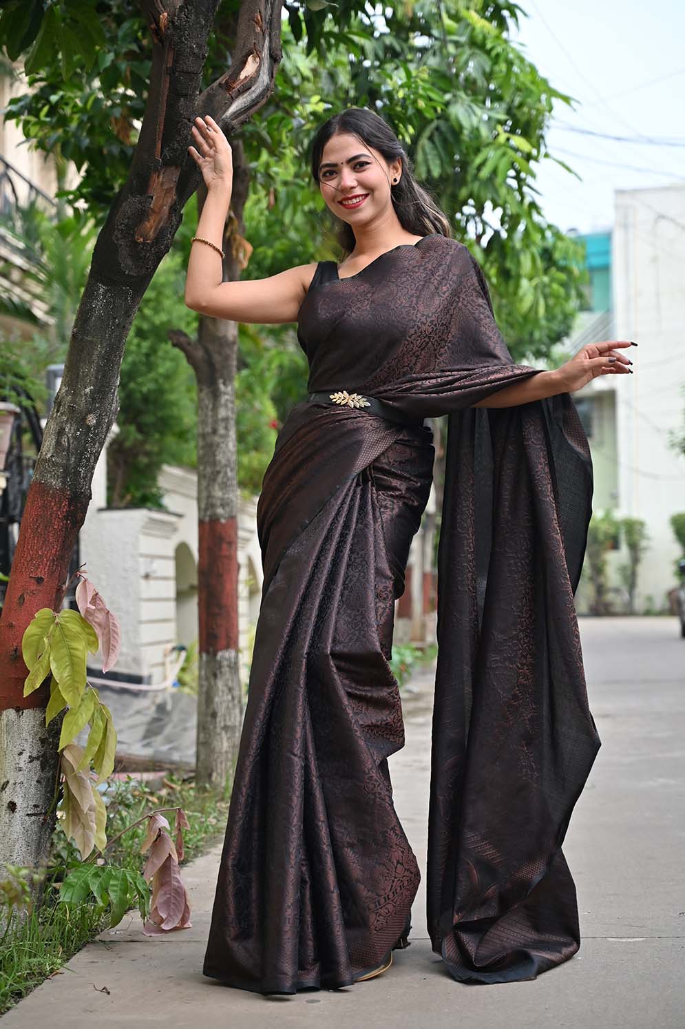 Ready To Wear Glorious Zari interwoven Banarasi brocade  wrap in one minute saree - Isadora Life