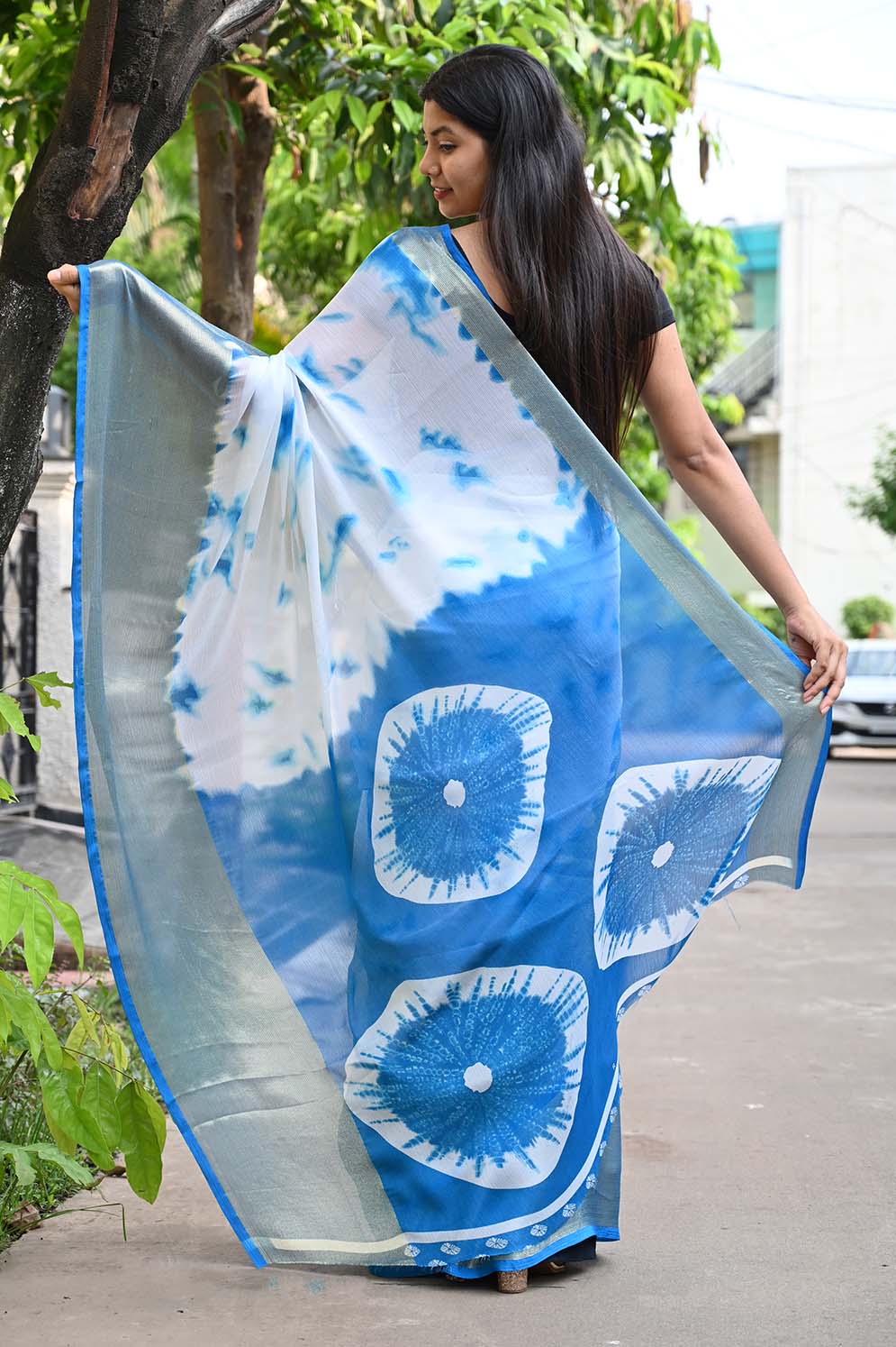 Ready to wear Moss Chiffon Blue Marble Tie & Die With Broad Woven Zari Border Wrap in 1 minute saree - Isadora Life