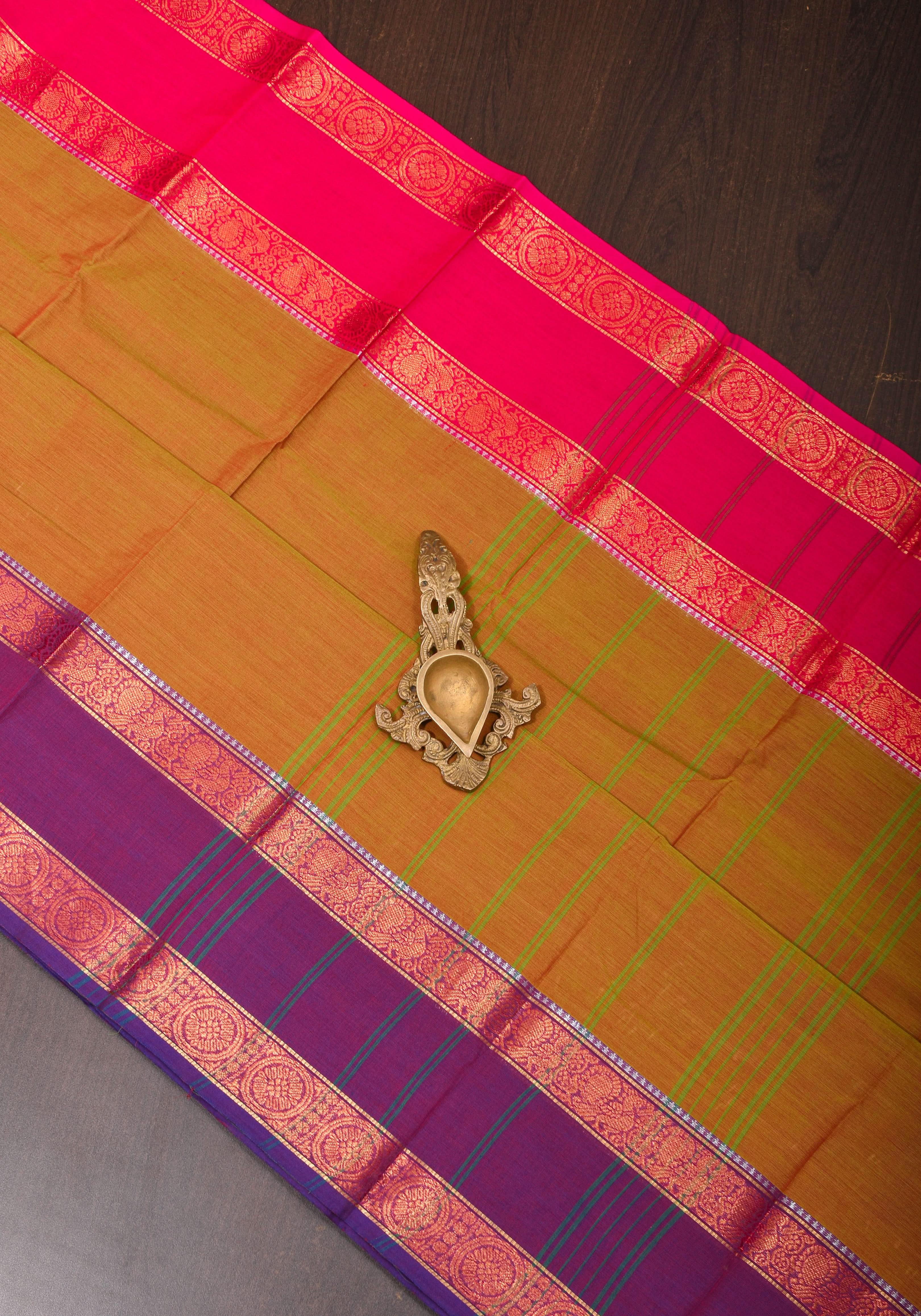 Green-Red Dual tone Kanchi Cotton Saree with Ganga Jamuna zari border, No Blouse piece | Shobitam