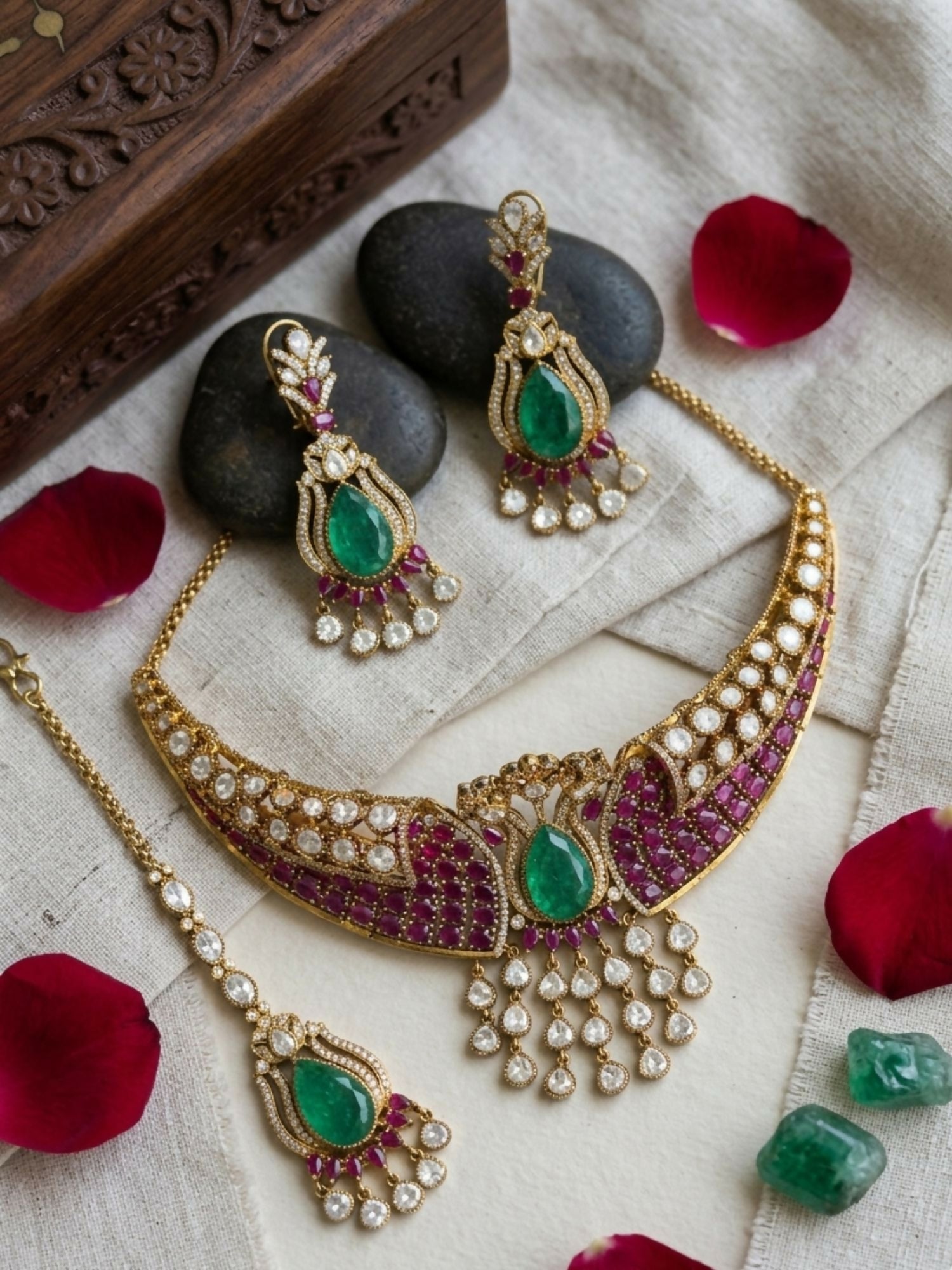 Elegant Kundan & Emerald Teardrop Choker Set with Maang Tikka | shobitam