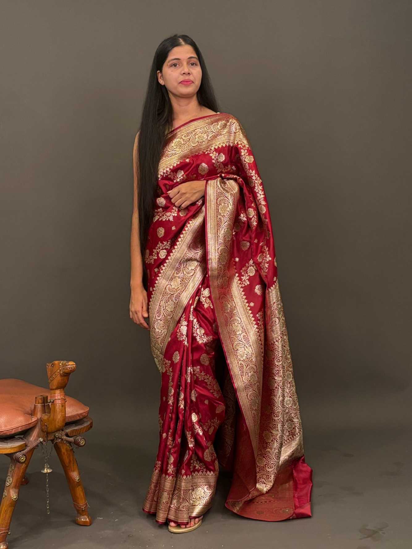 Exquisite Maroon  Zari Floral Zaal Woven All Over With Detail Border & Ornate Palla