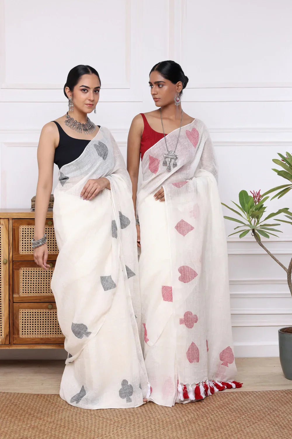 Handloom White & Black Pure Linen Teen Patti Jamdani Saree | Shobitam
